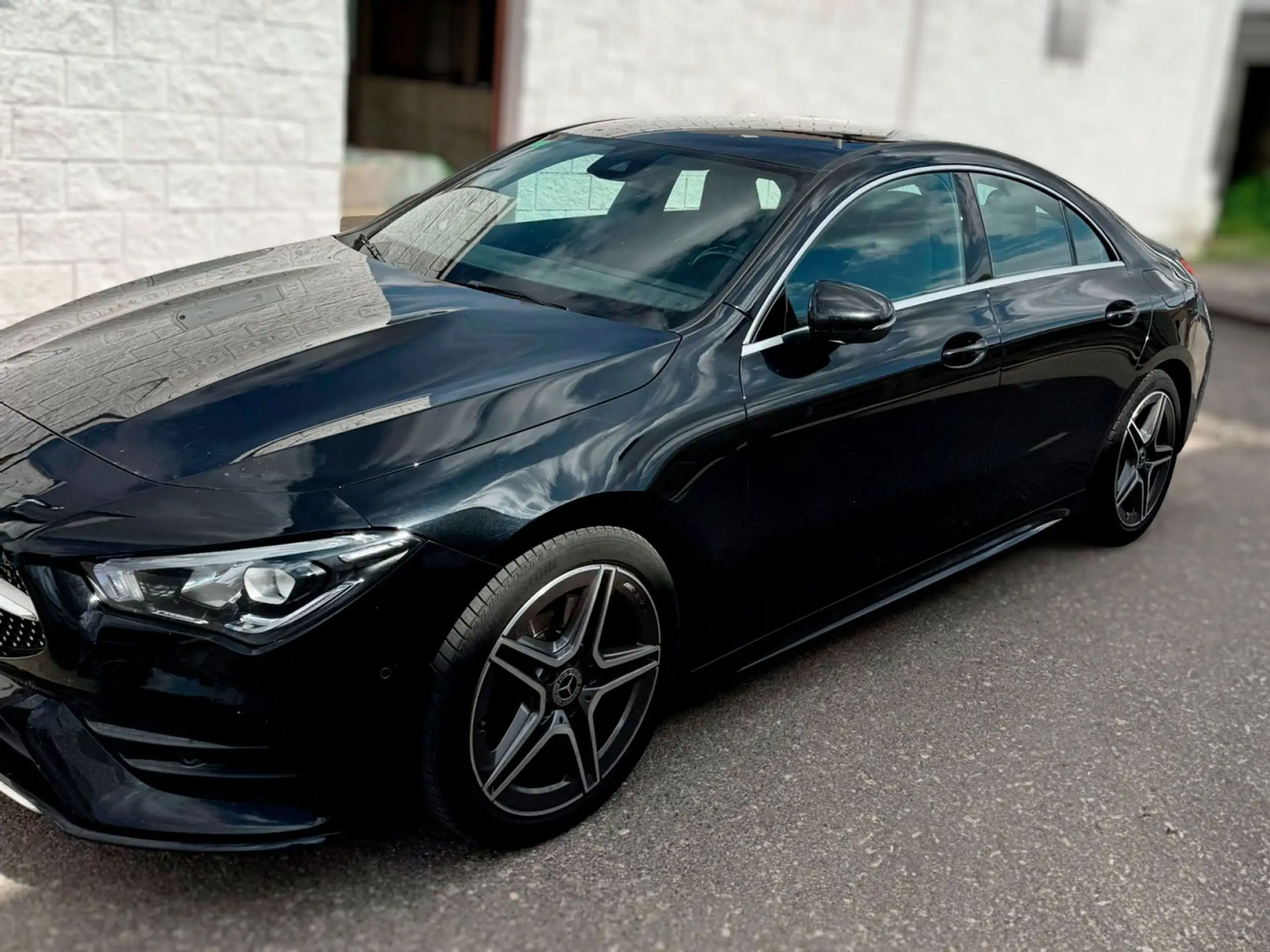 Mercedes-Benz - CLA 200