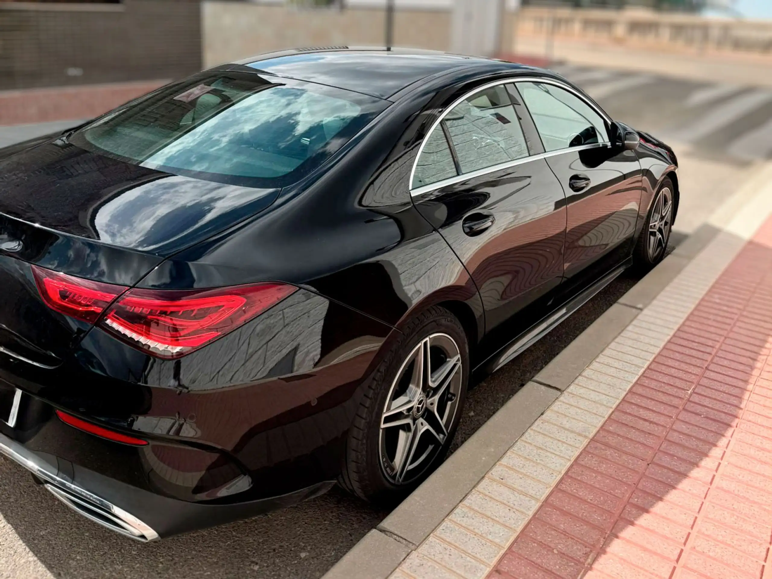 Mercedes-Benz - CLA 200