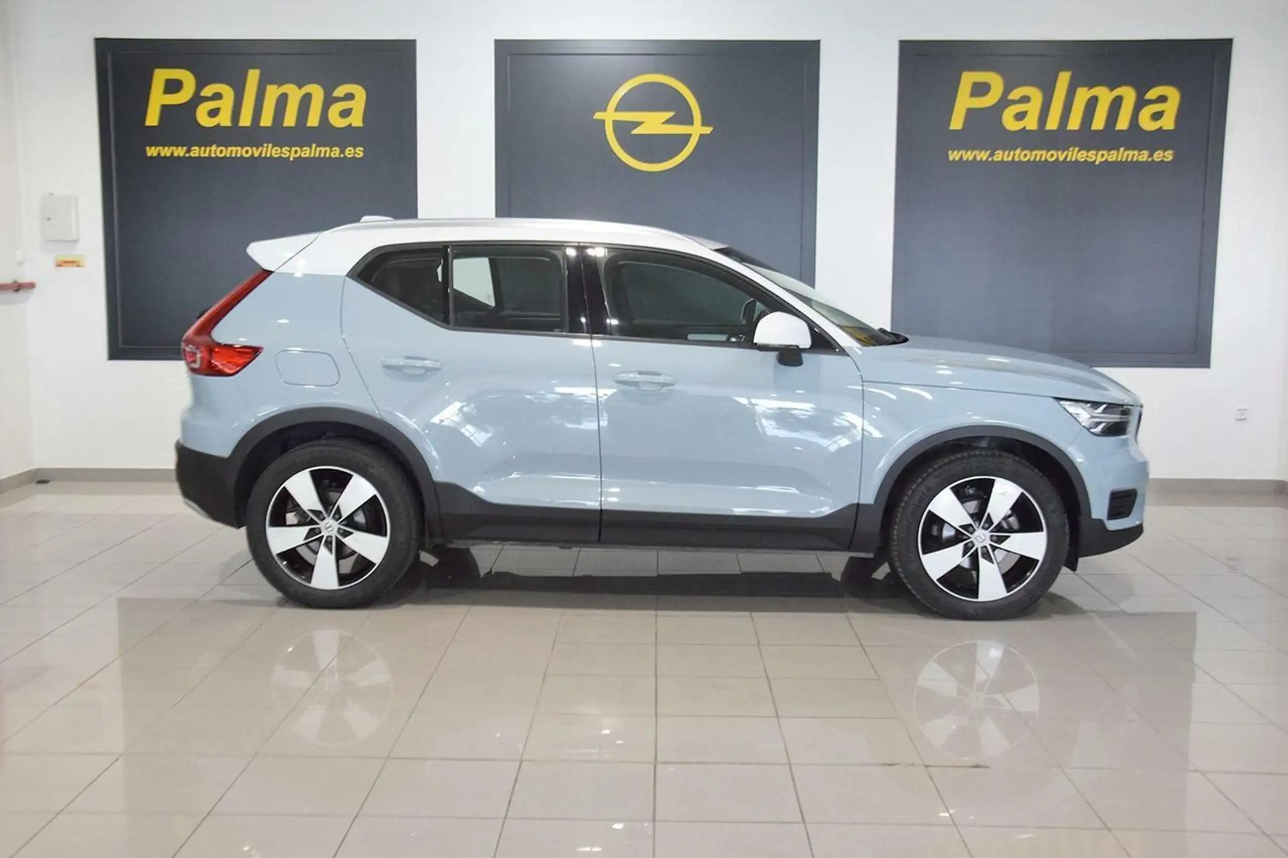 Volvo - XC40