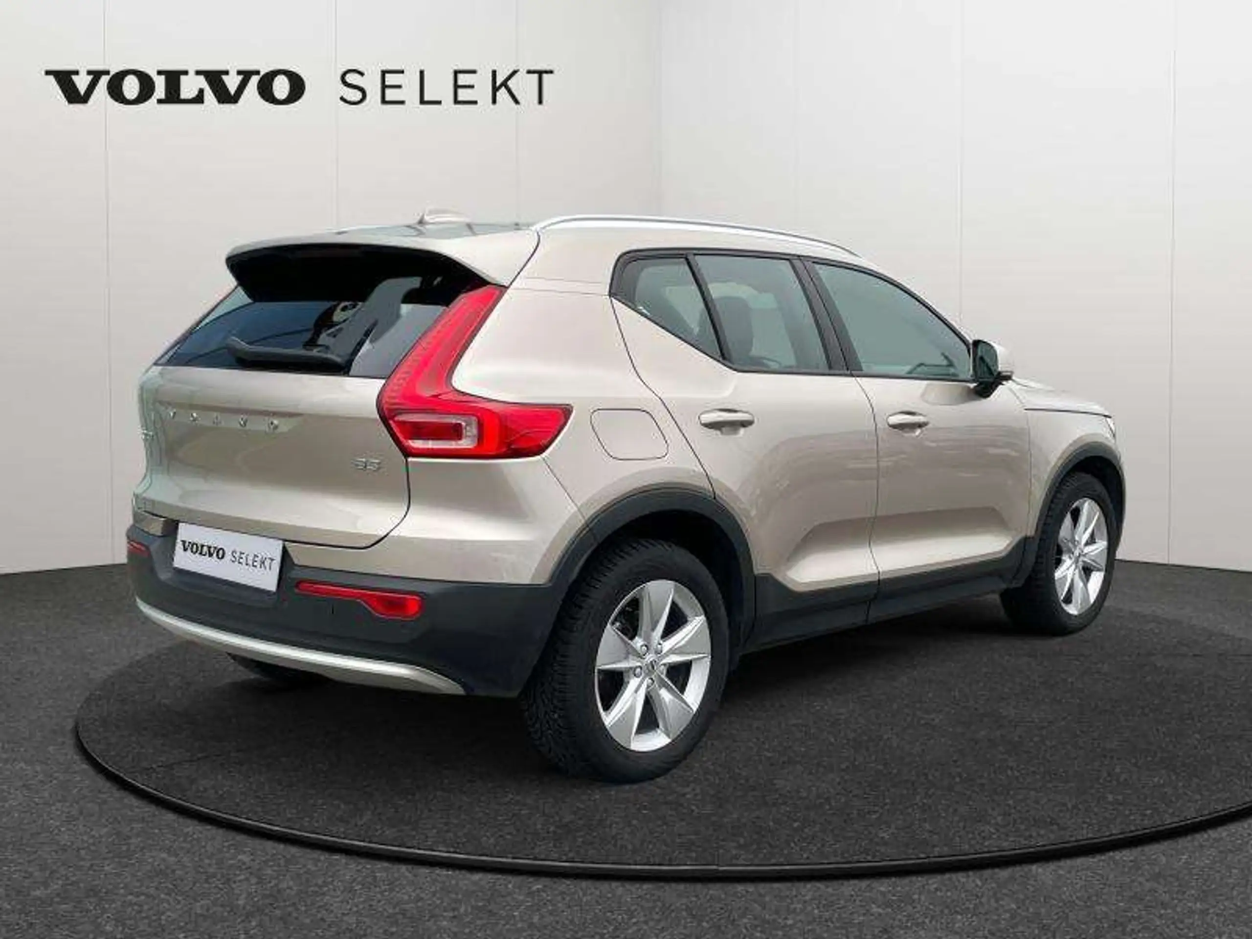 Volvo - XC40