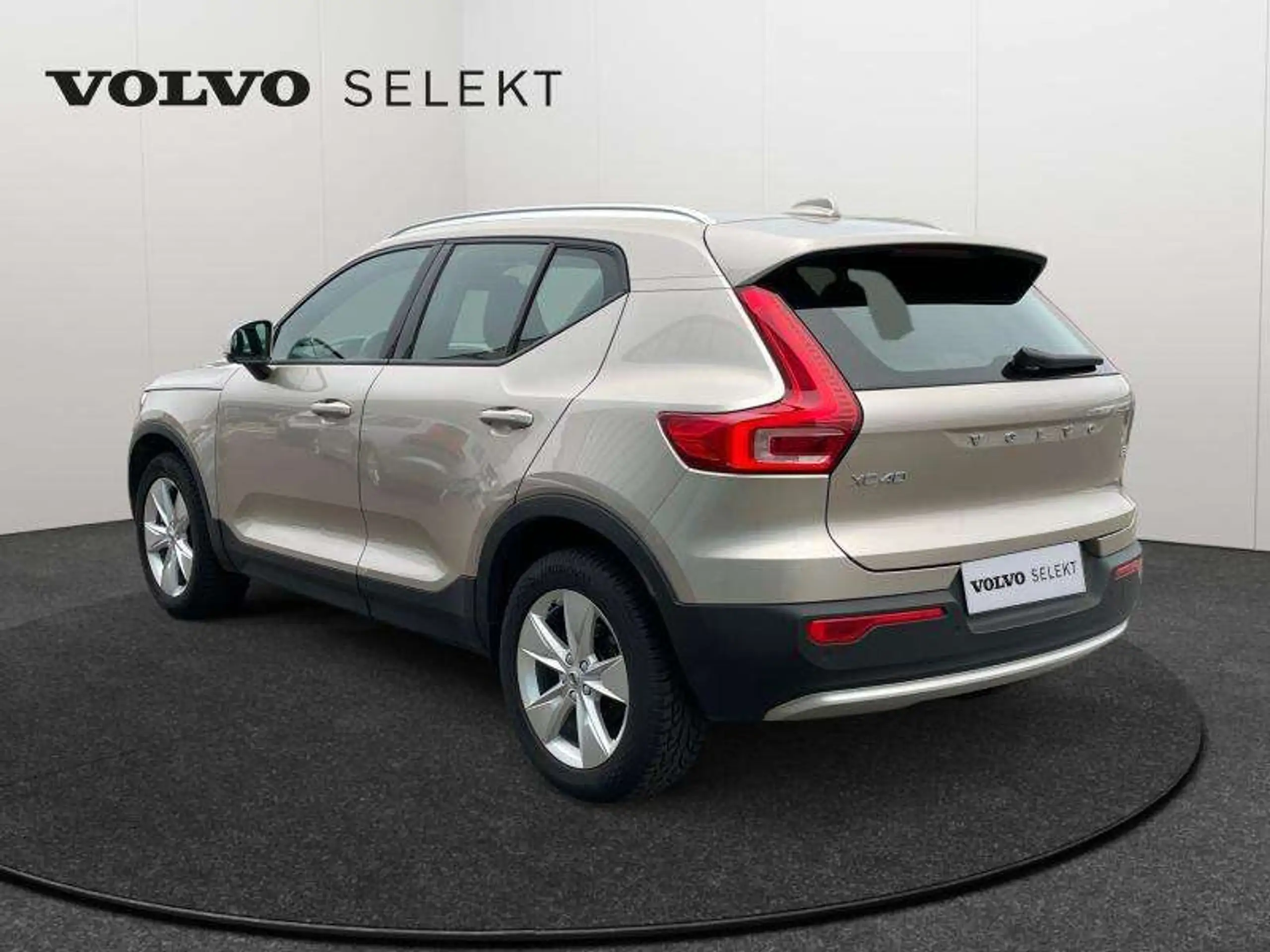 Volvo - XC40