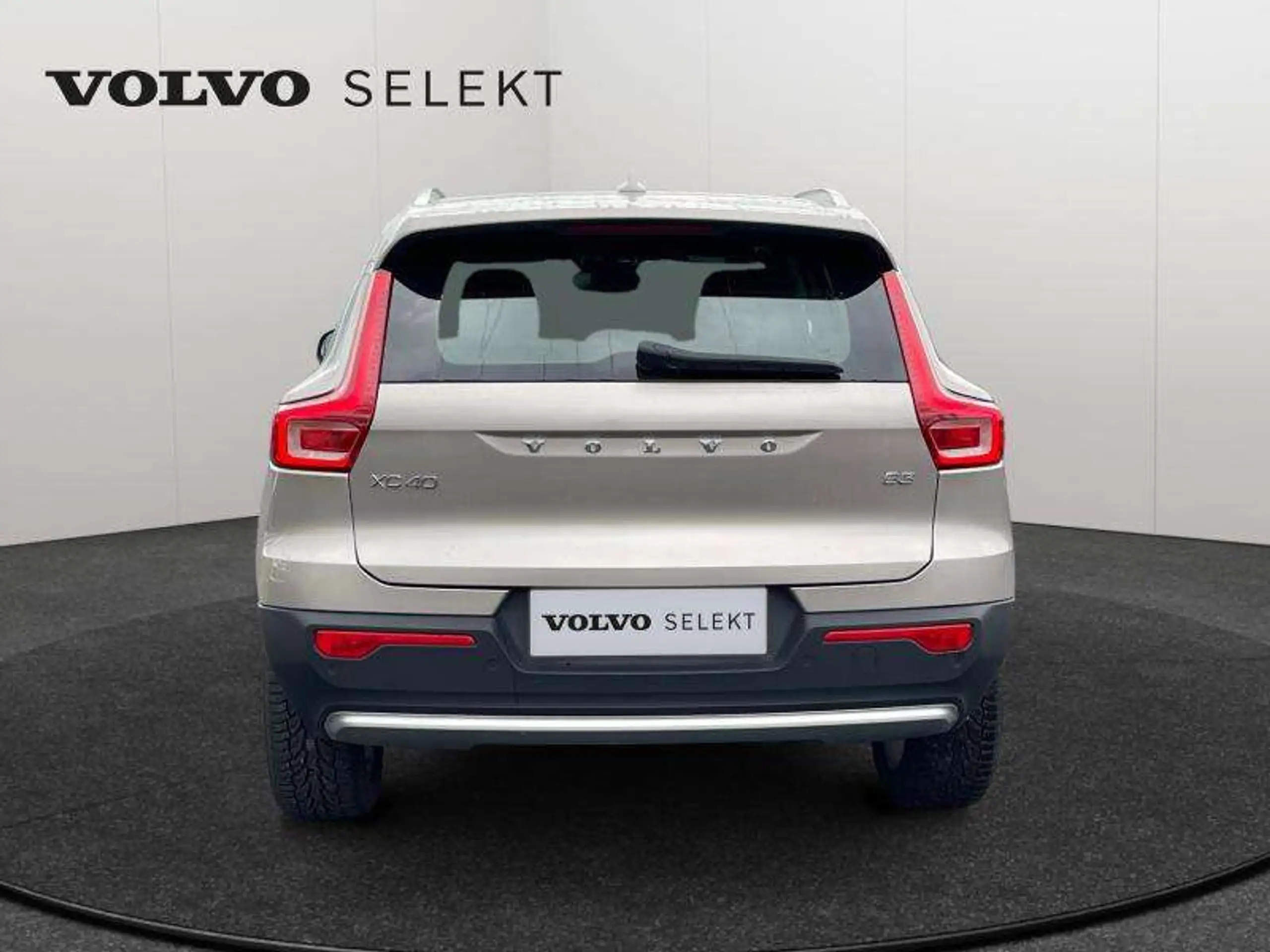 Volvo - XC40