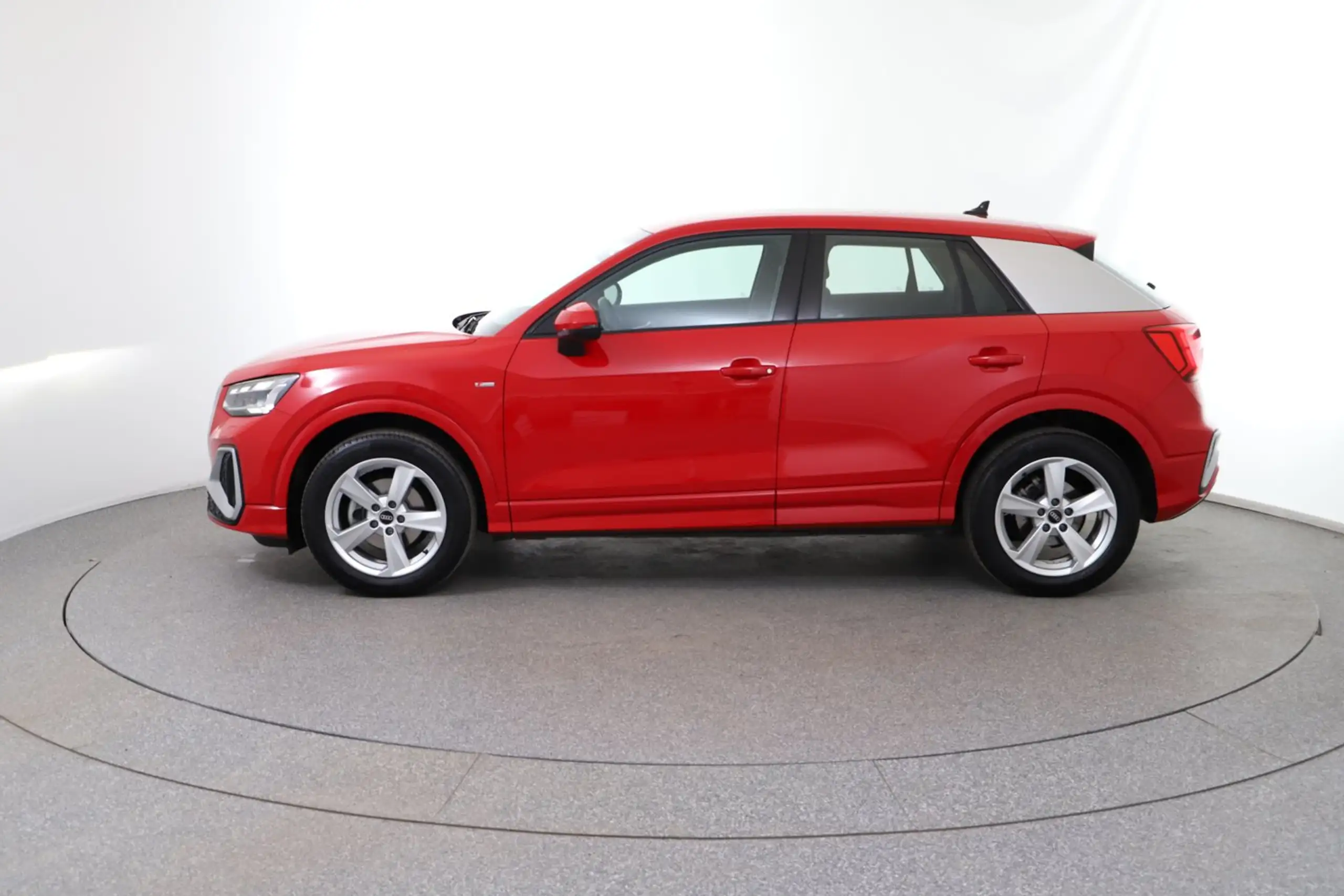 Audi - Q2