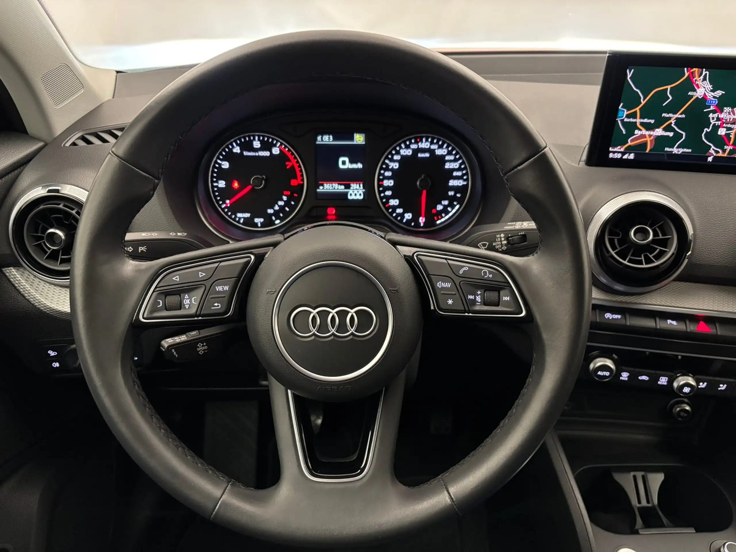 Audi - Q2