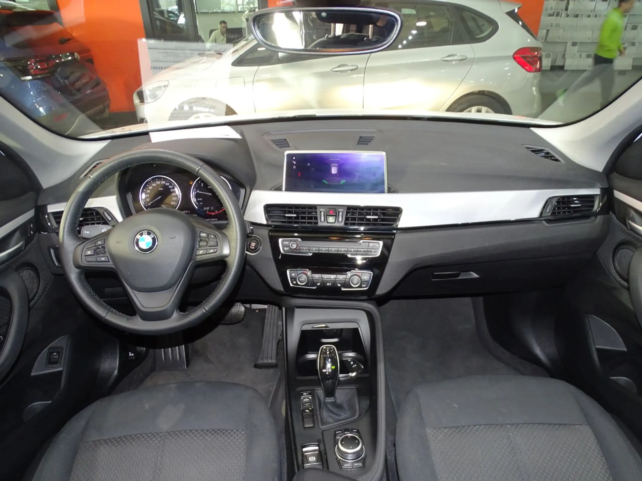 BMW - X1