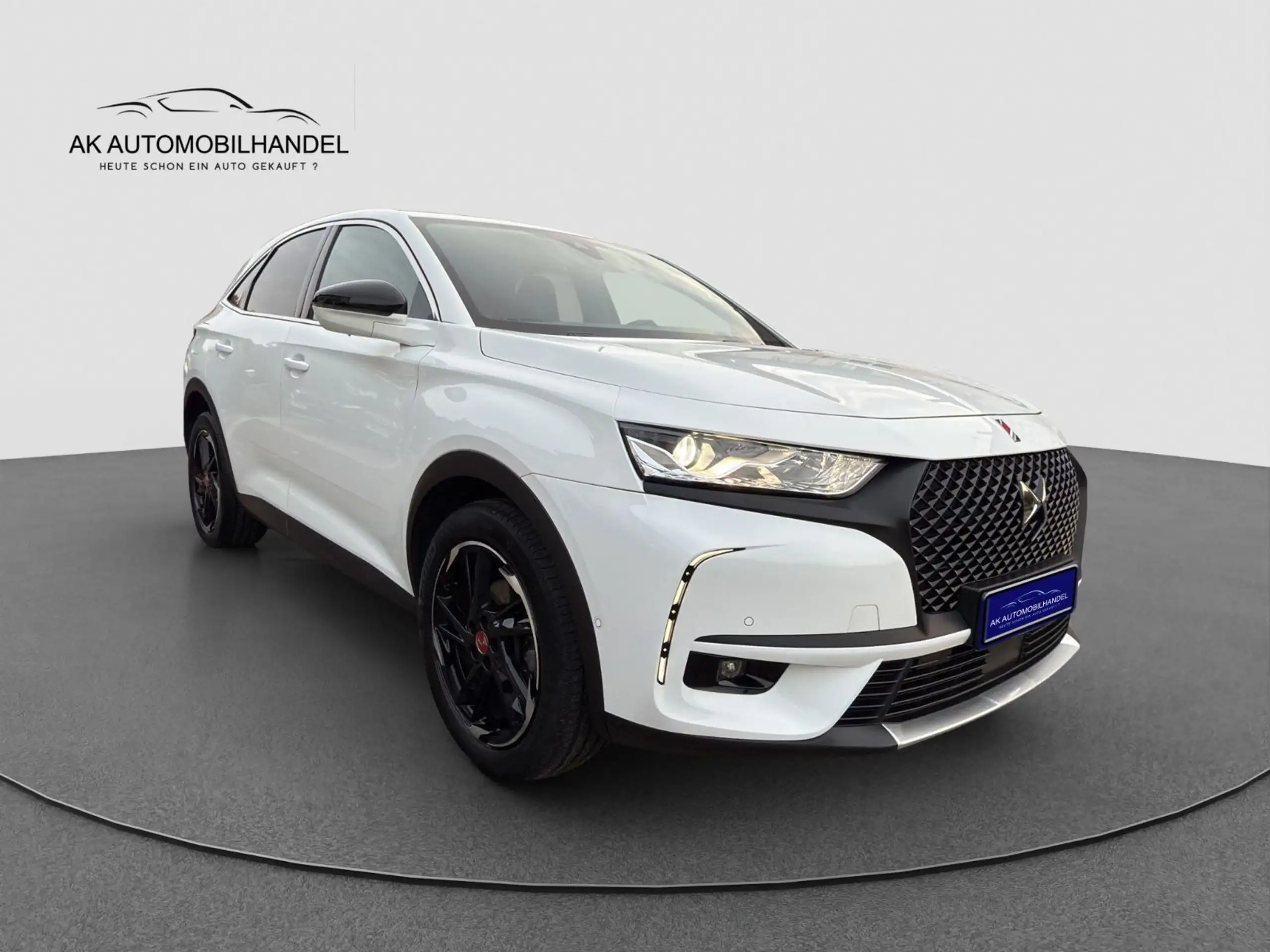 DS Automobiles - DS 7 Crossback