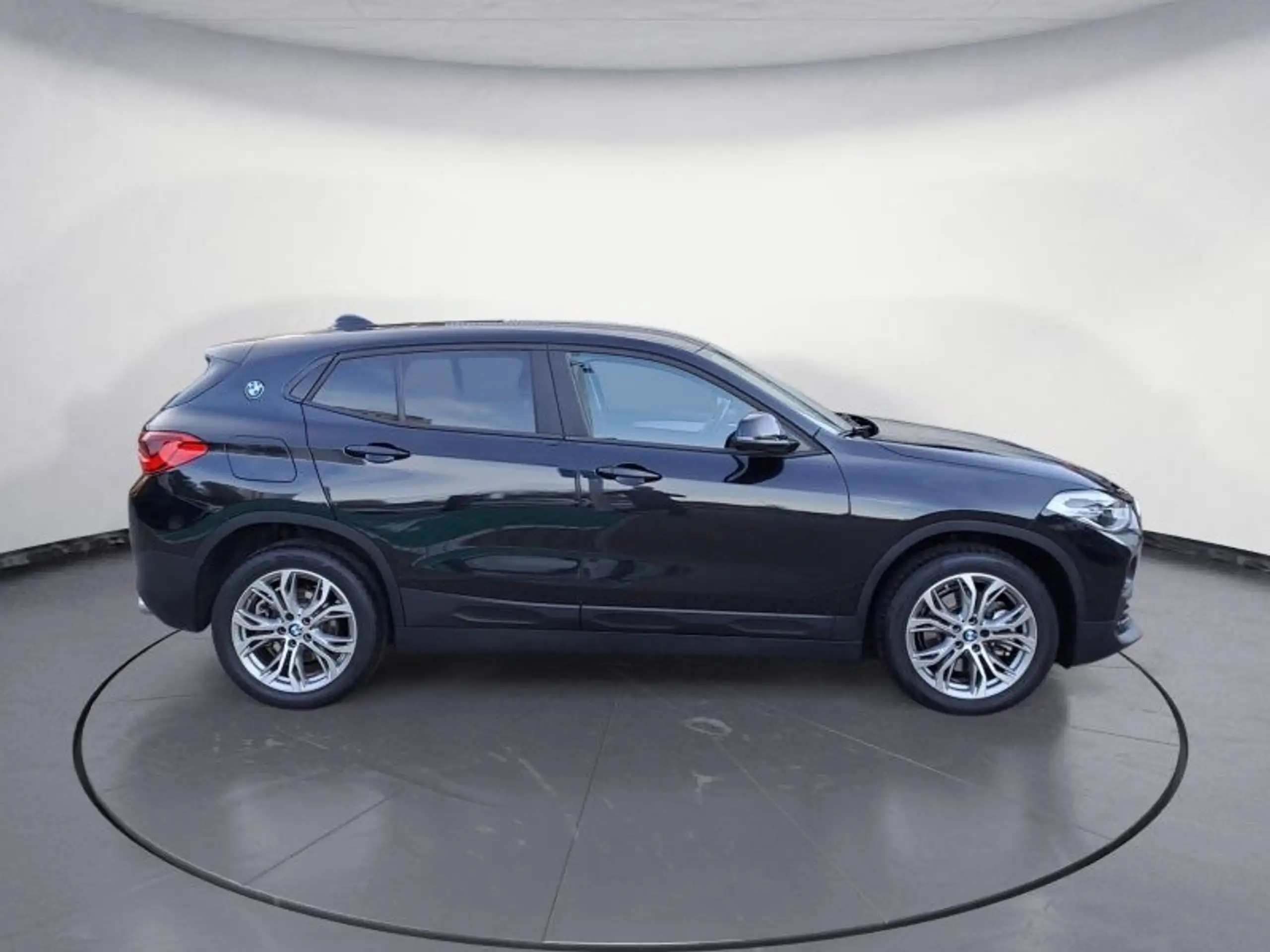 BMW - X2