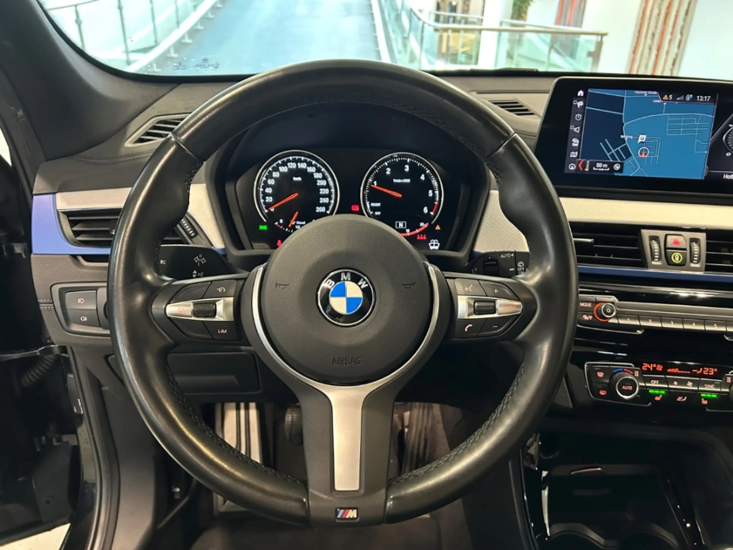 BMW - X1