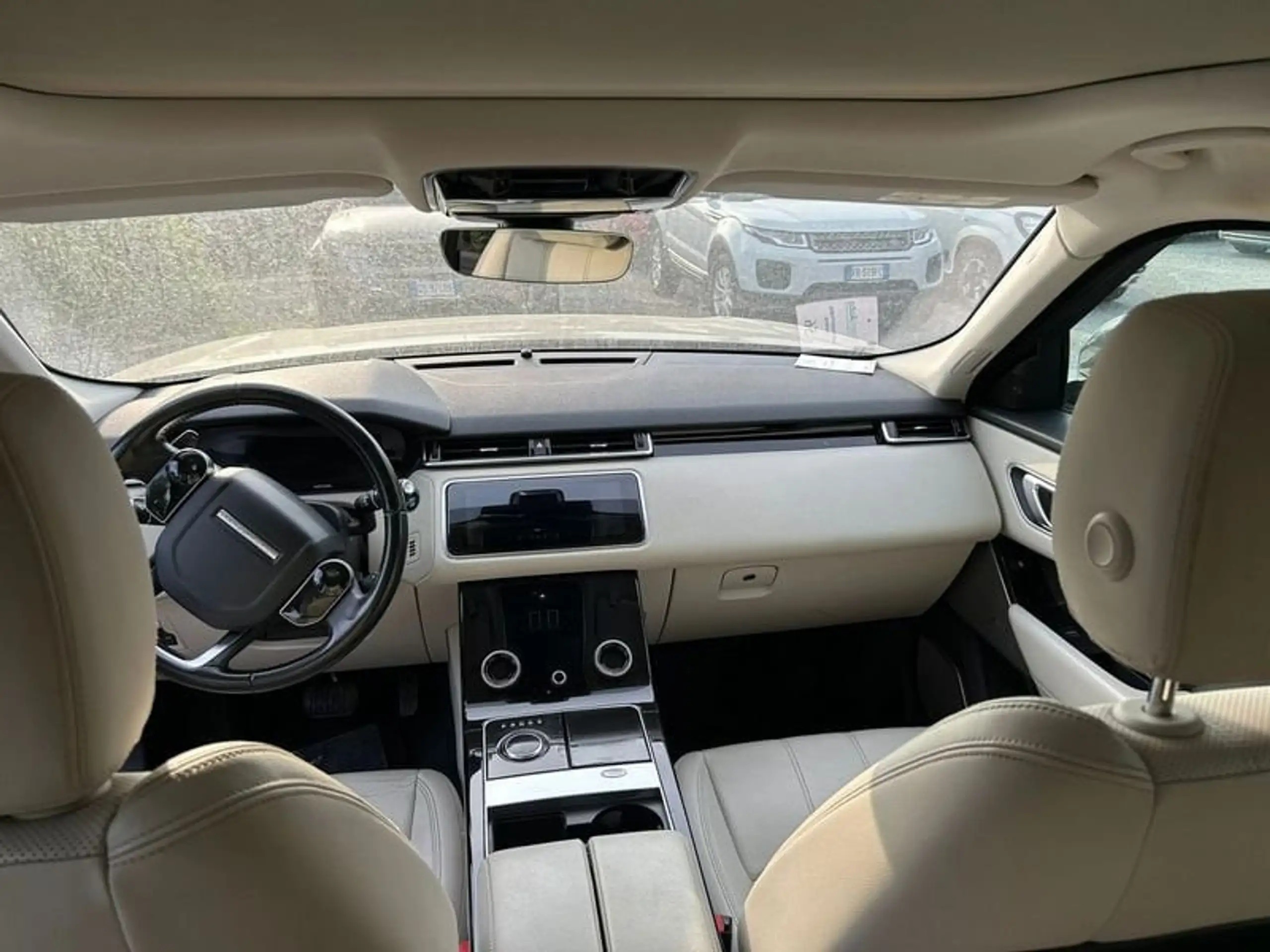 Land Rover - Range Rover Velar