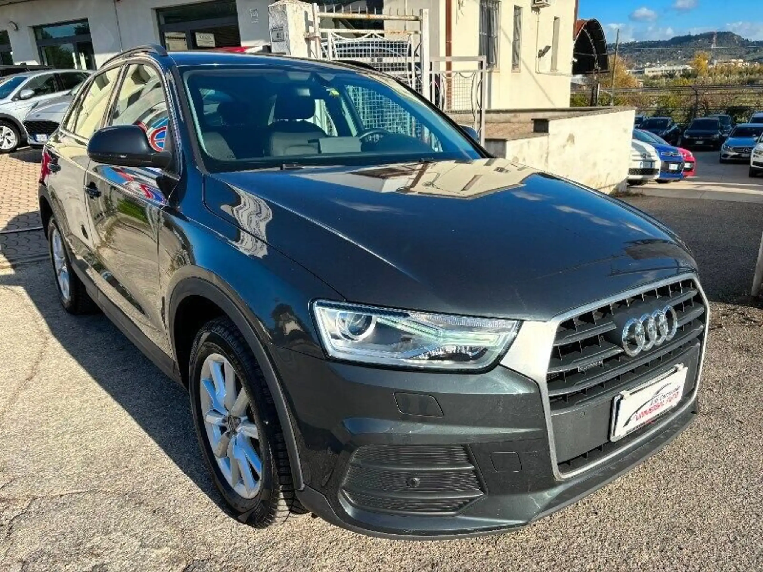 Audi - Q3