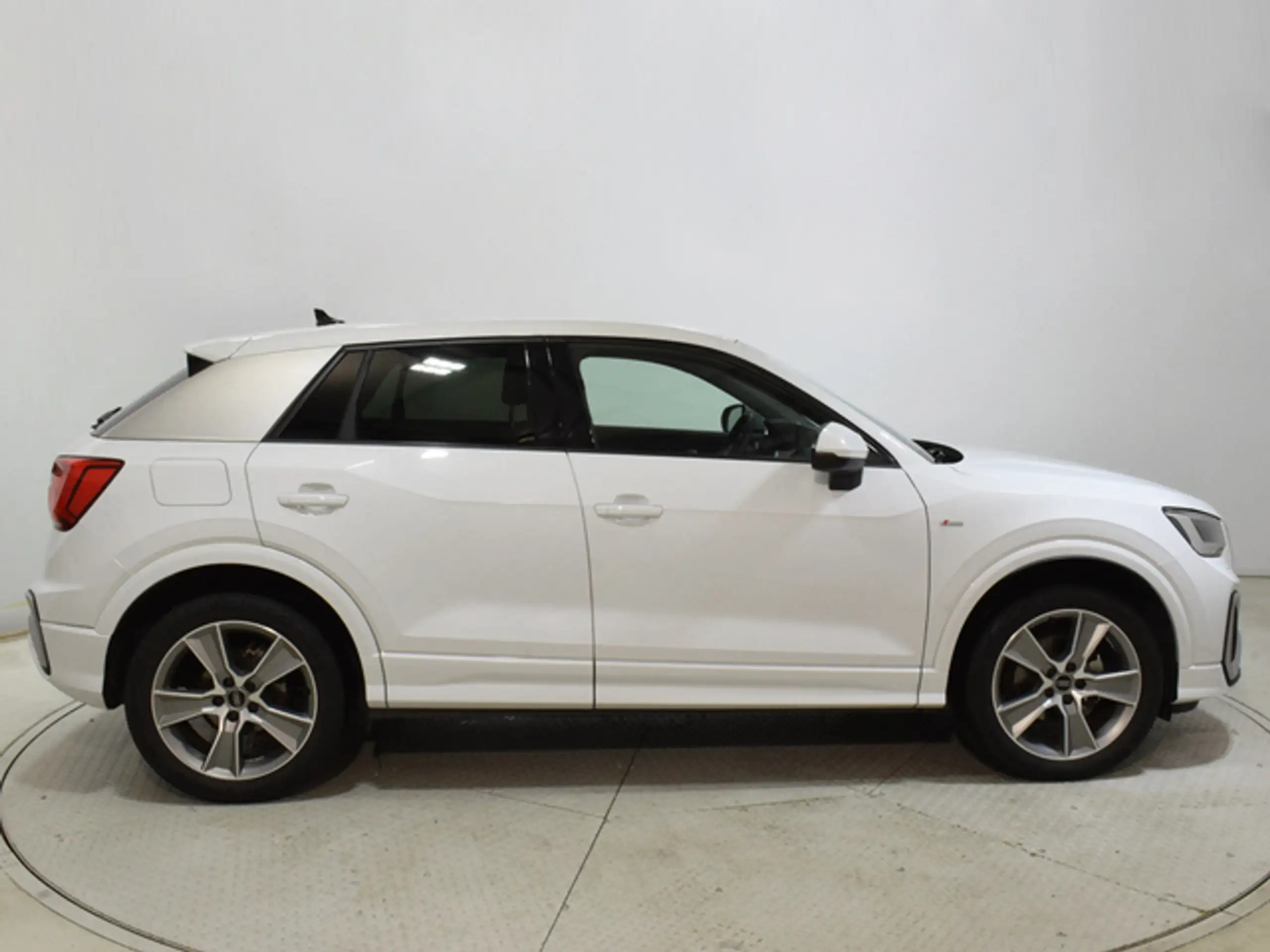 Audi - Q2