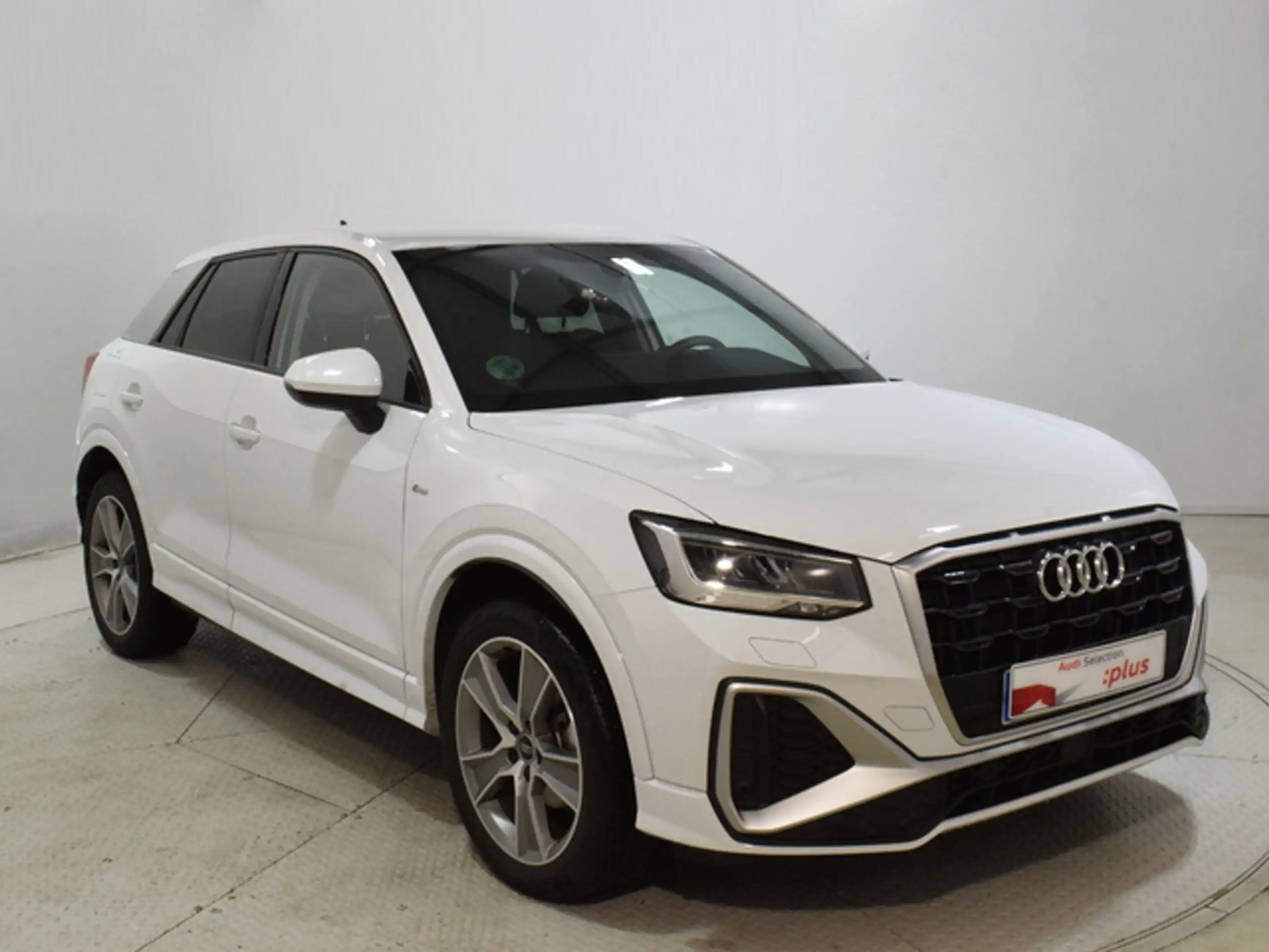 Audi - Q2