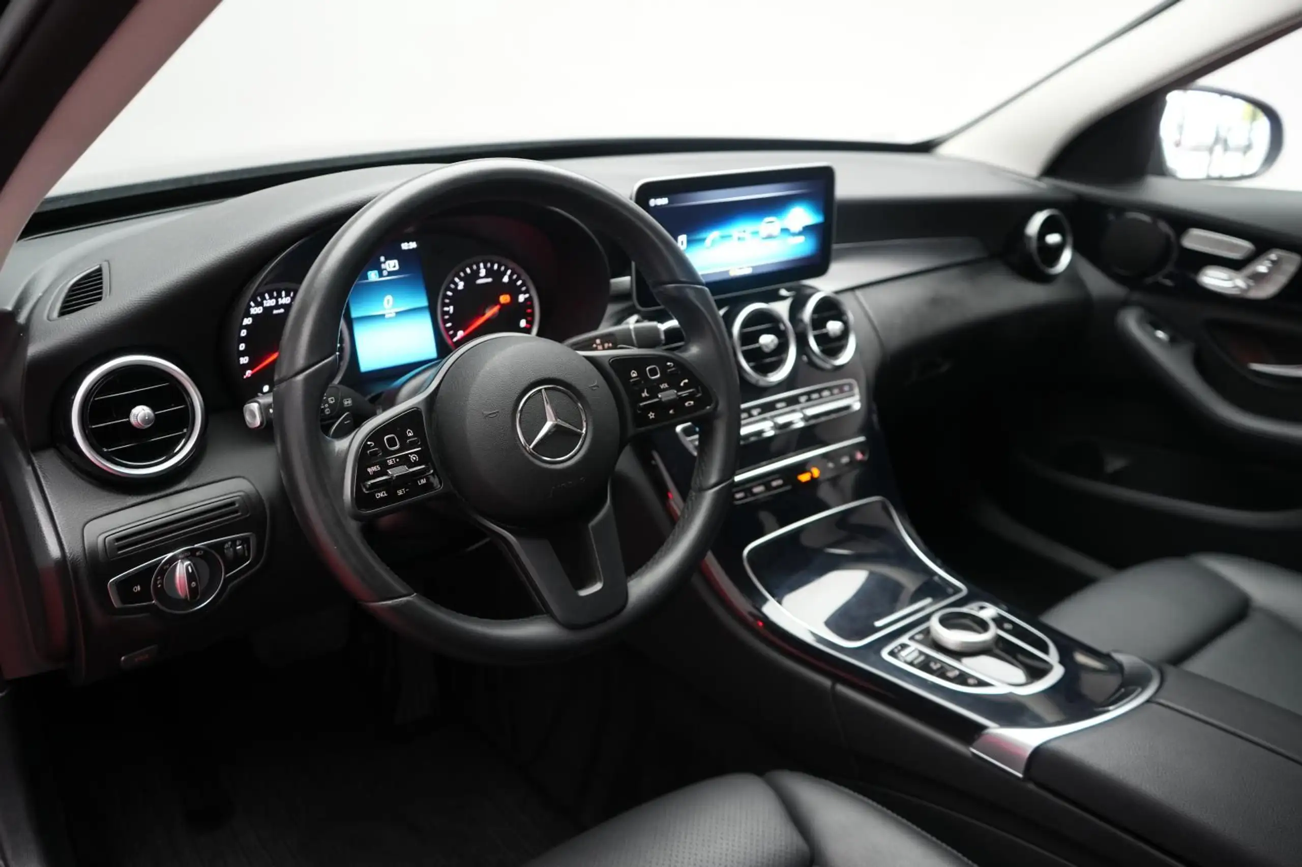 Mercedes-Benz - C 220