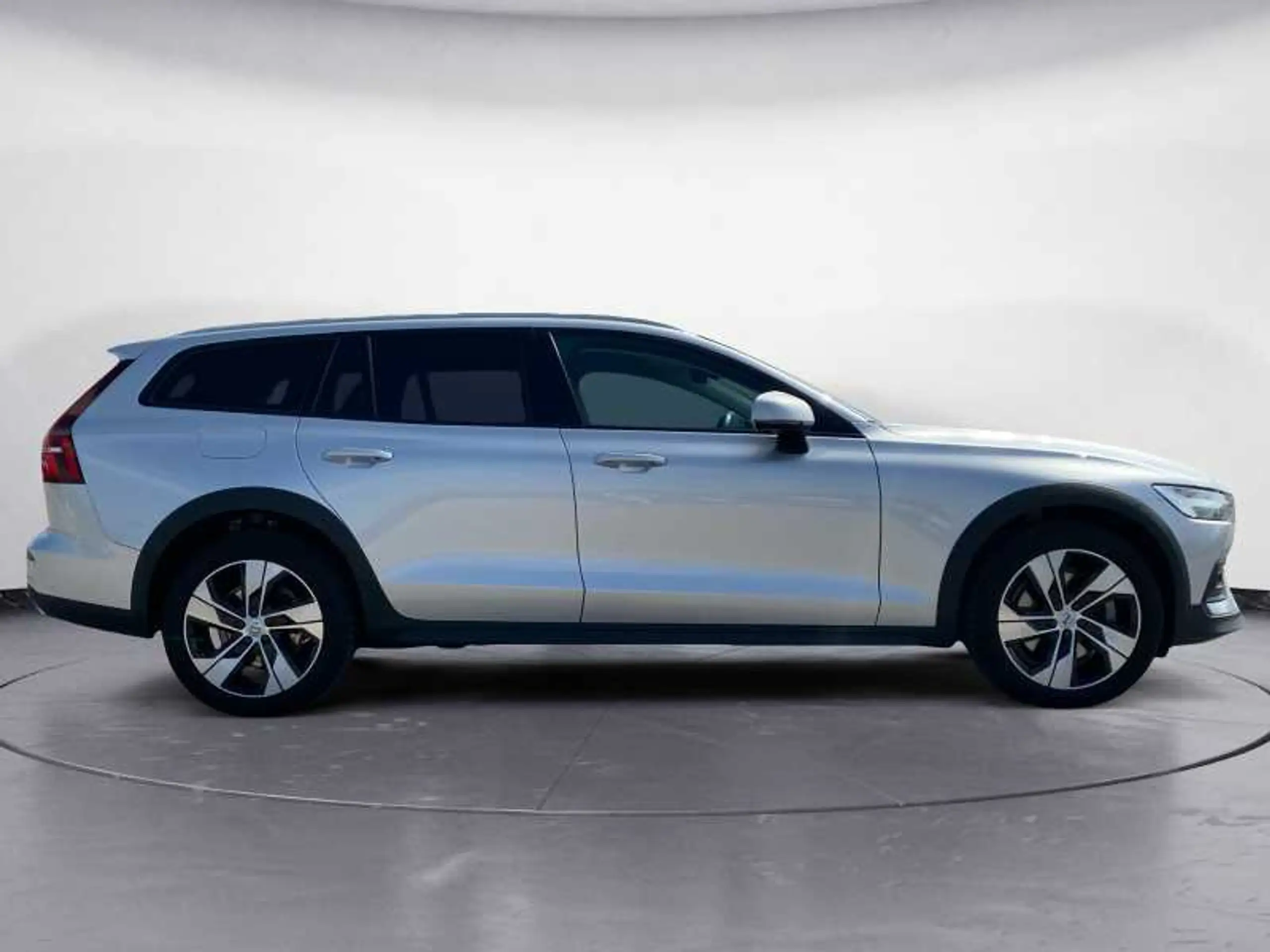 Volvo - V60 Cross Country