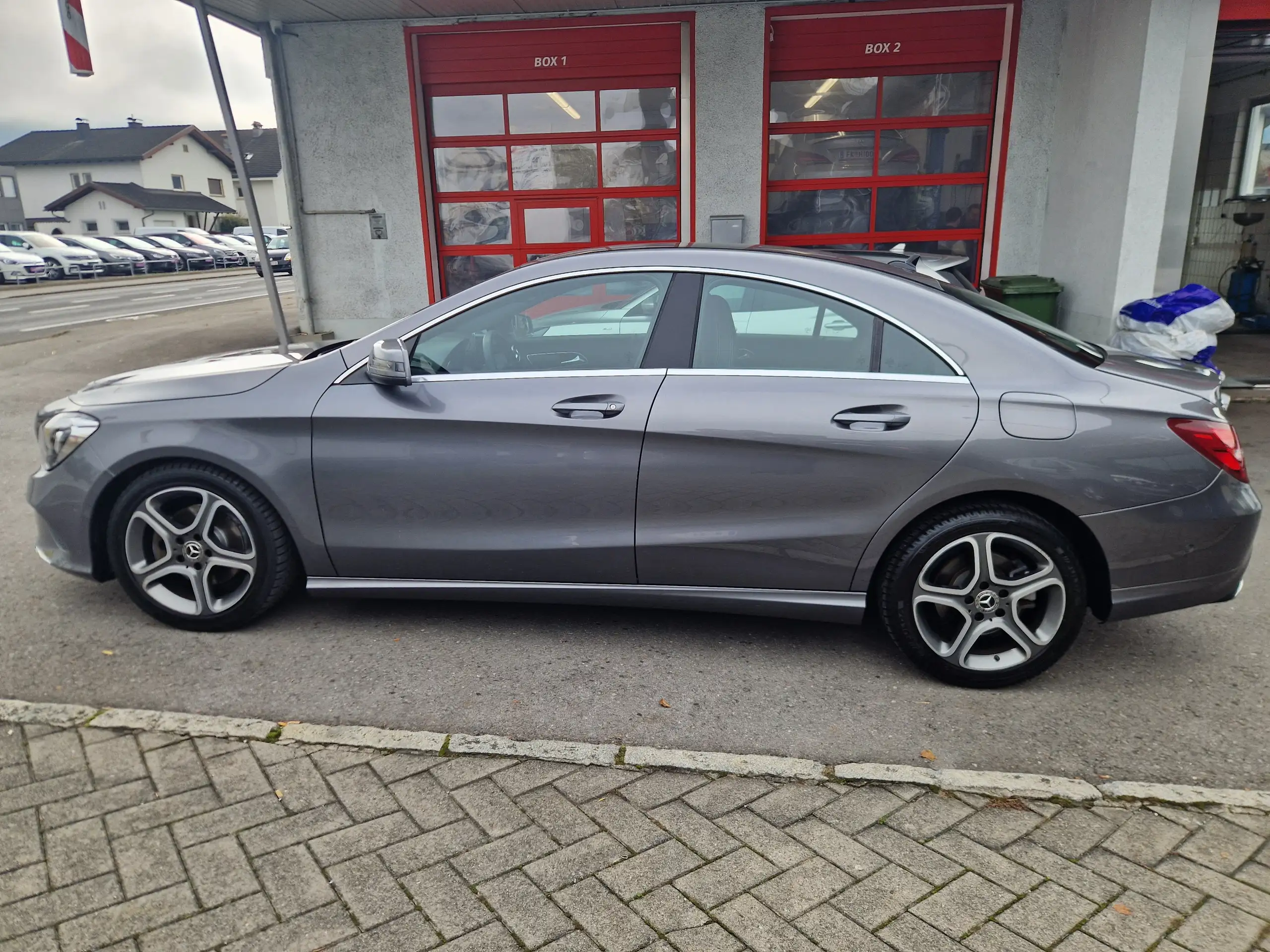 Mercedes-Benz - CLA 180