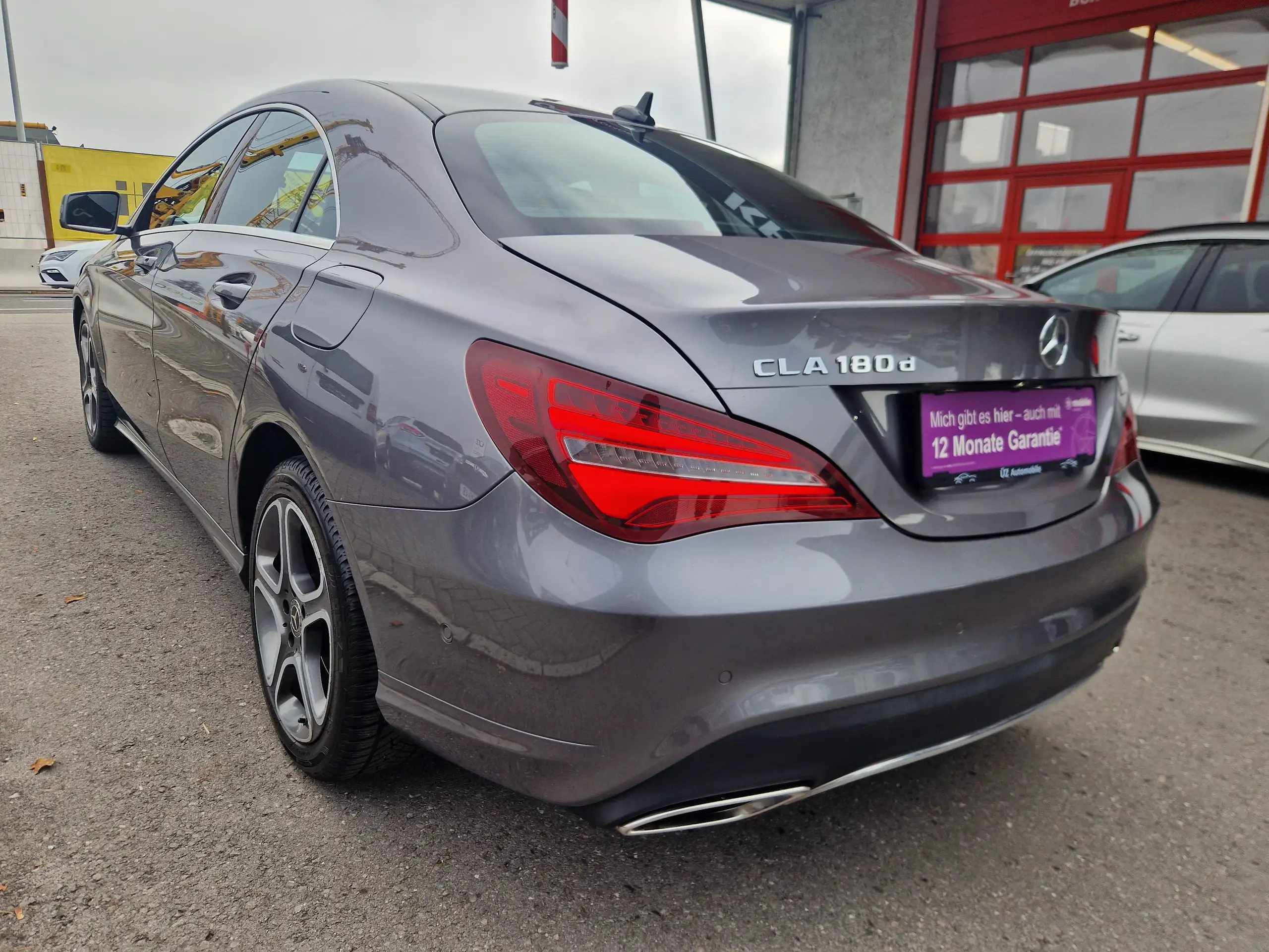 Mercedes-Benz - CLA 180