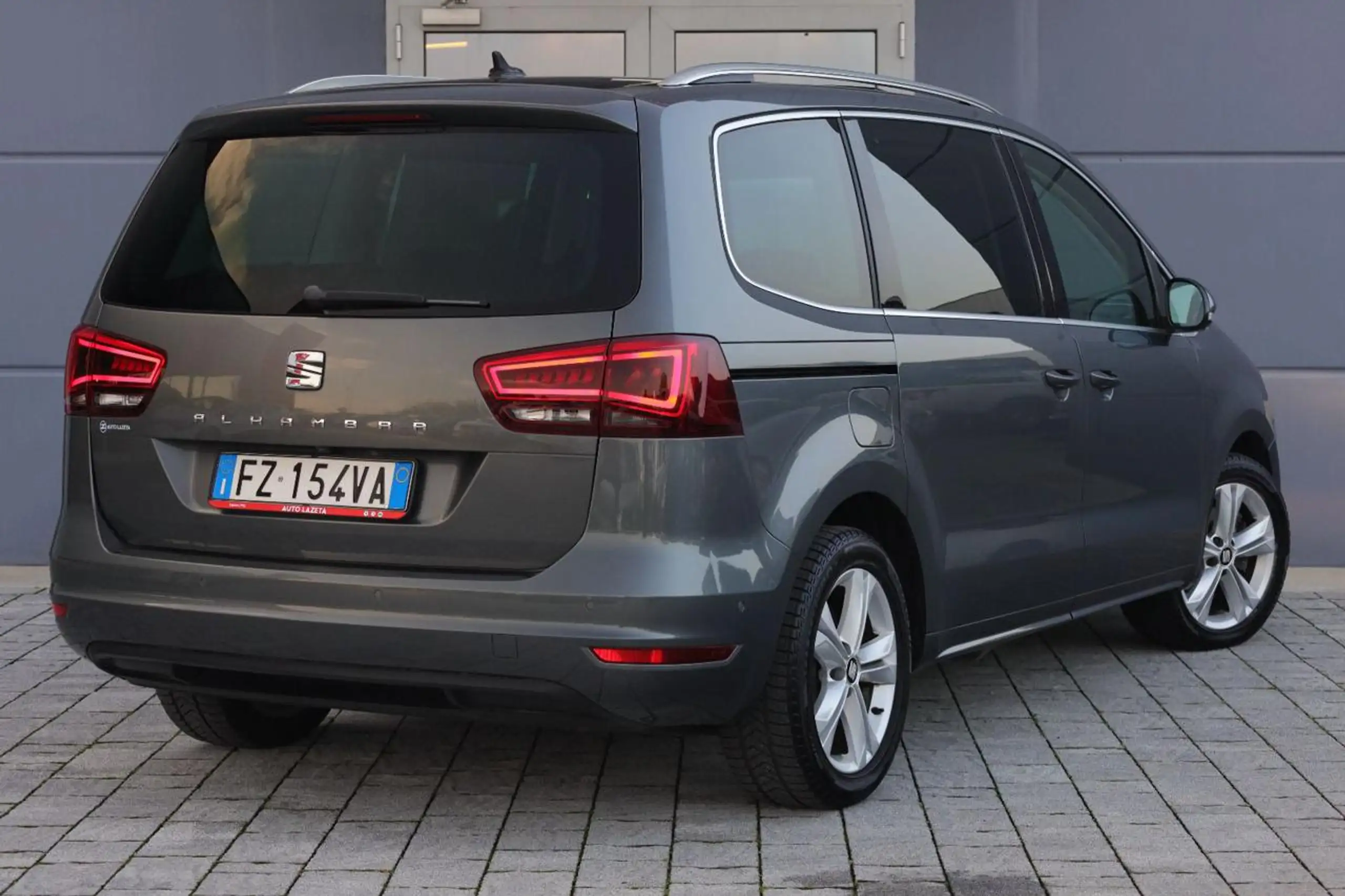 SEAT - Alhambra