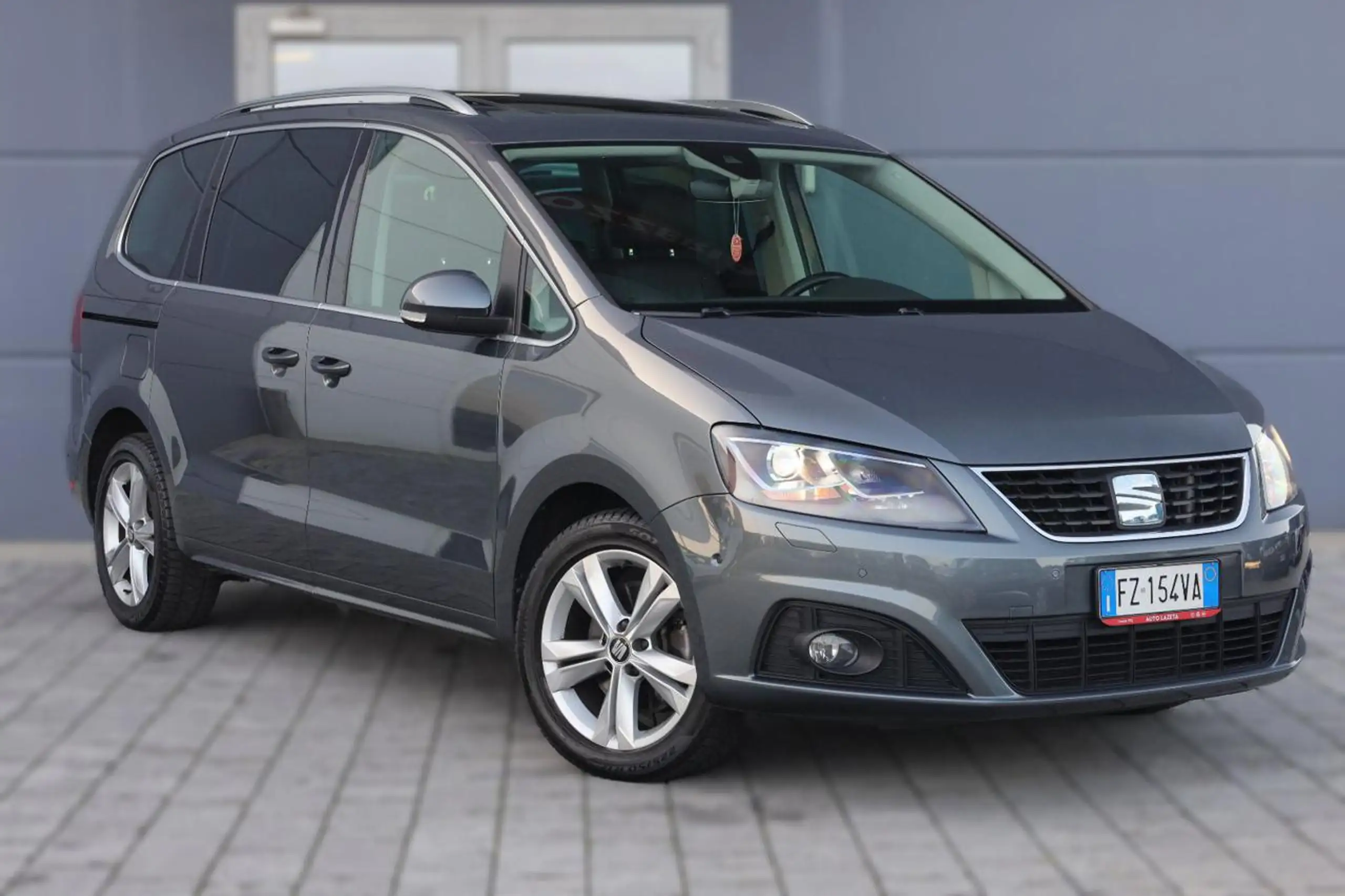 SEAT - Alhambra