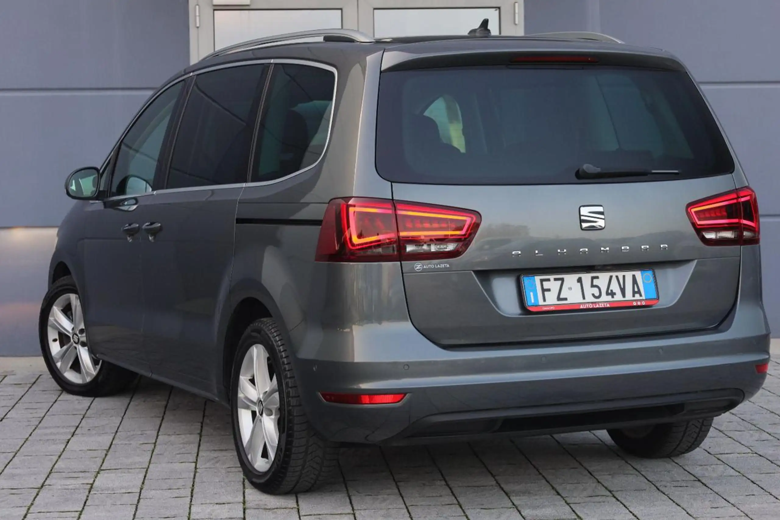 SEAT - Alhambra