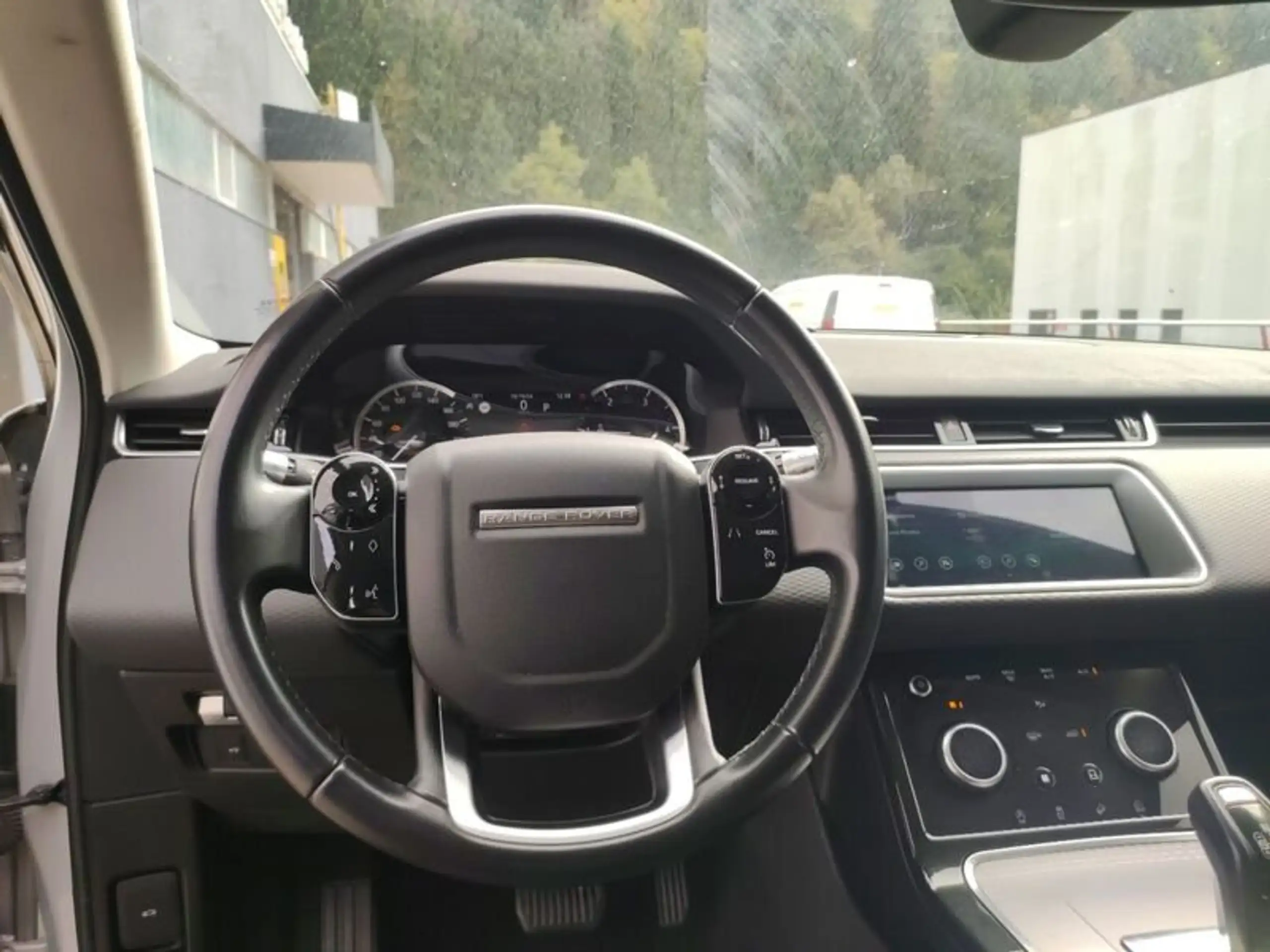 Land Rover - Range Rover Evoque