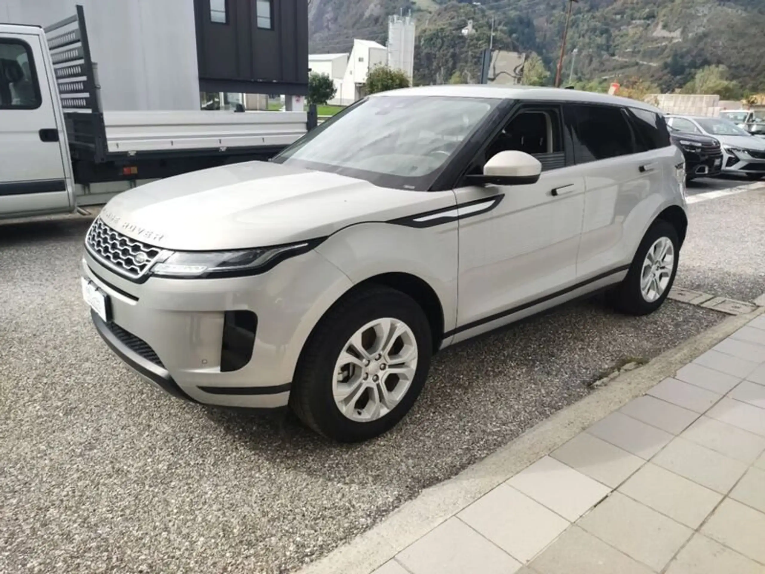 Land Rover - Range Rover Evoque