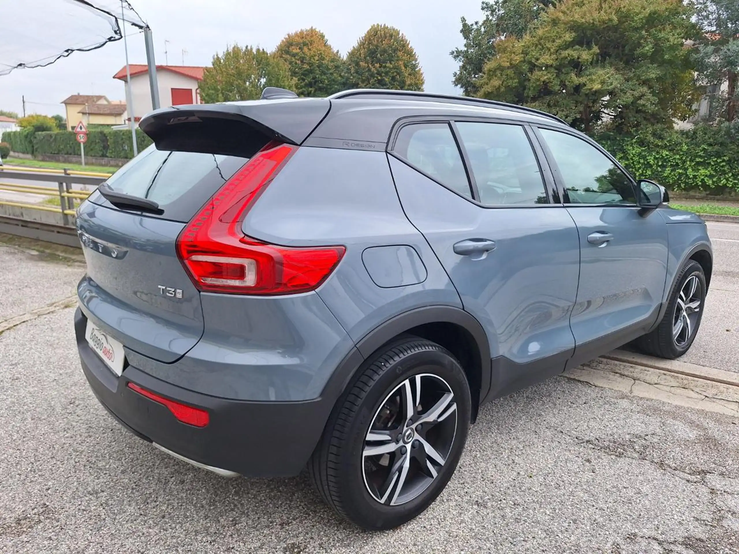 Volvo - XC40