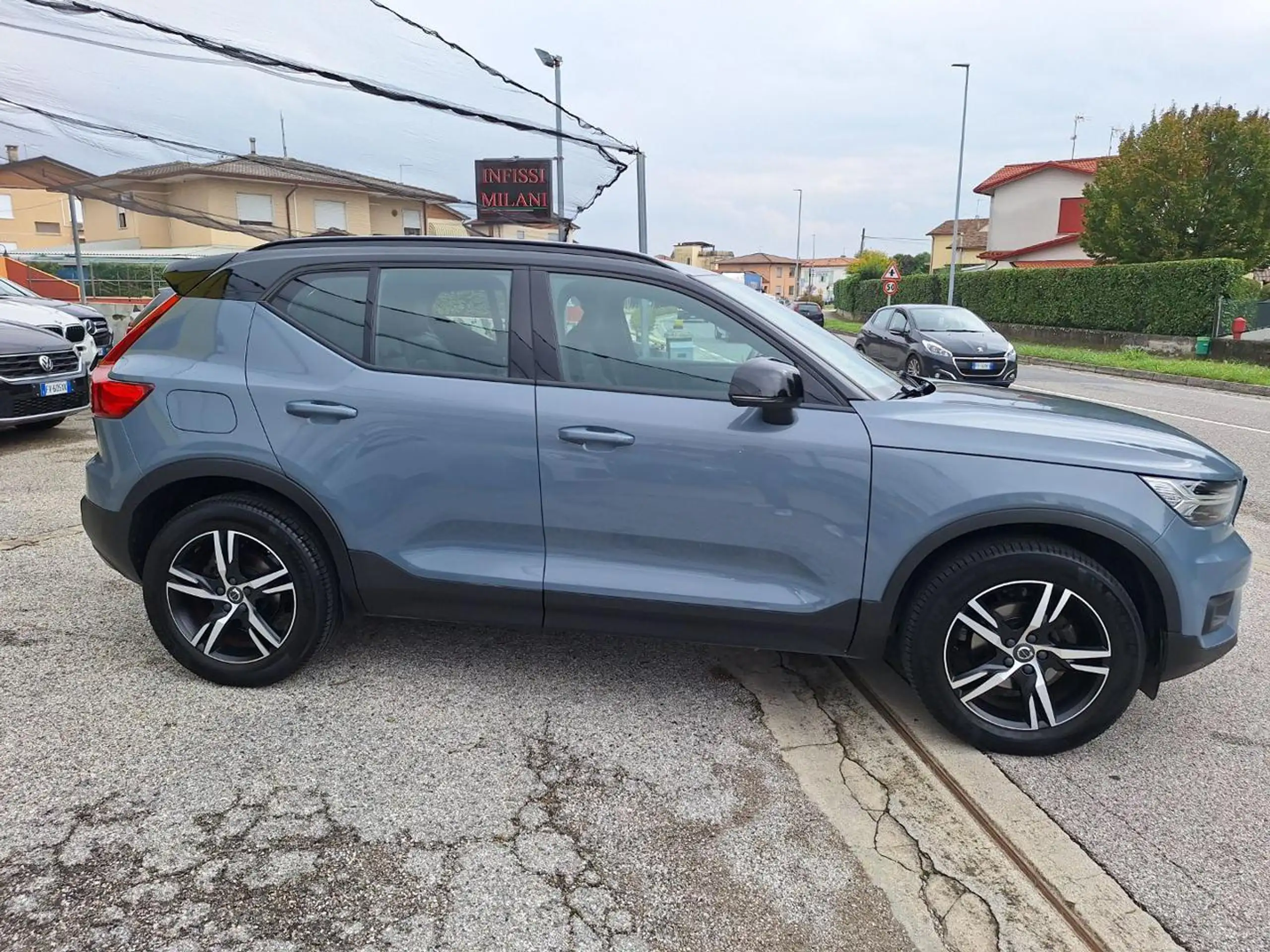 Volvo - XC40