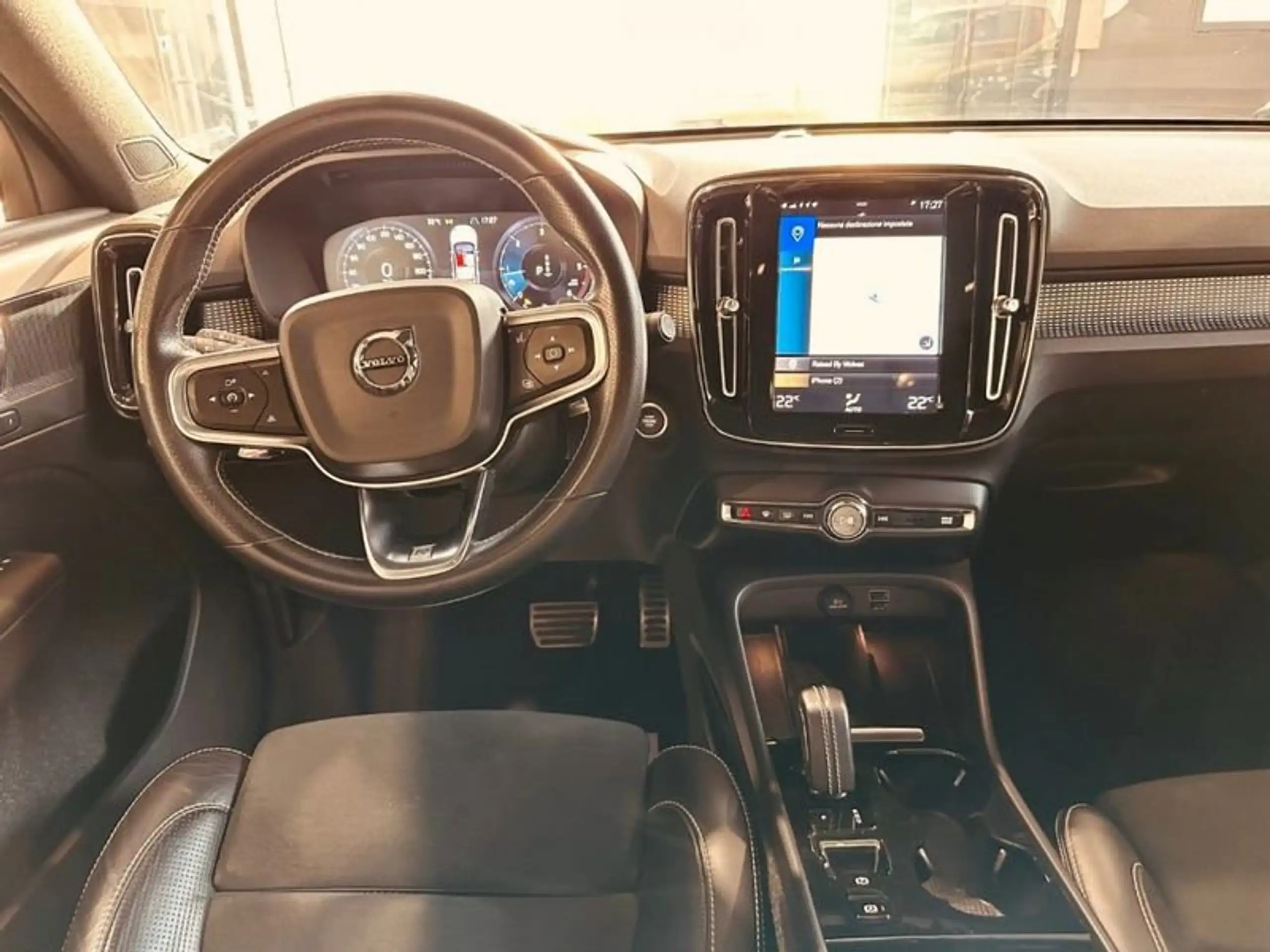 Volvo - XC40