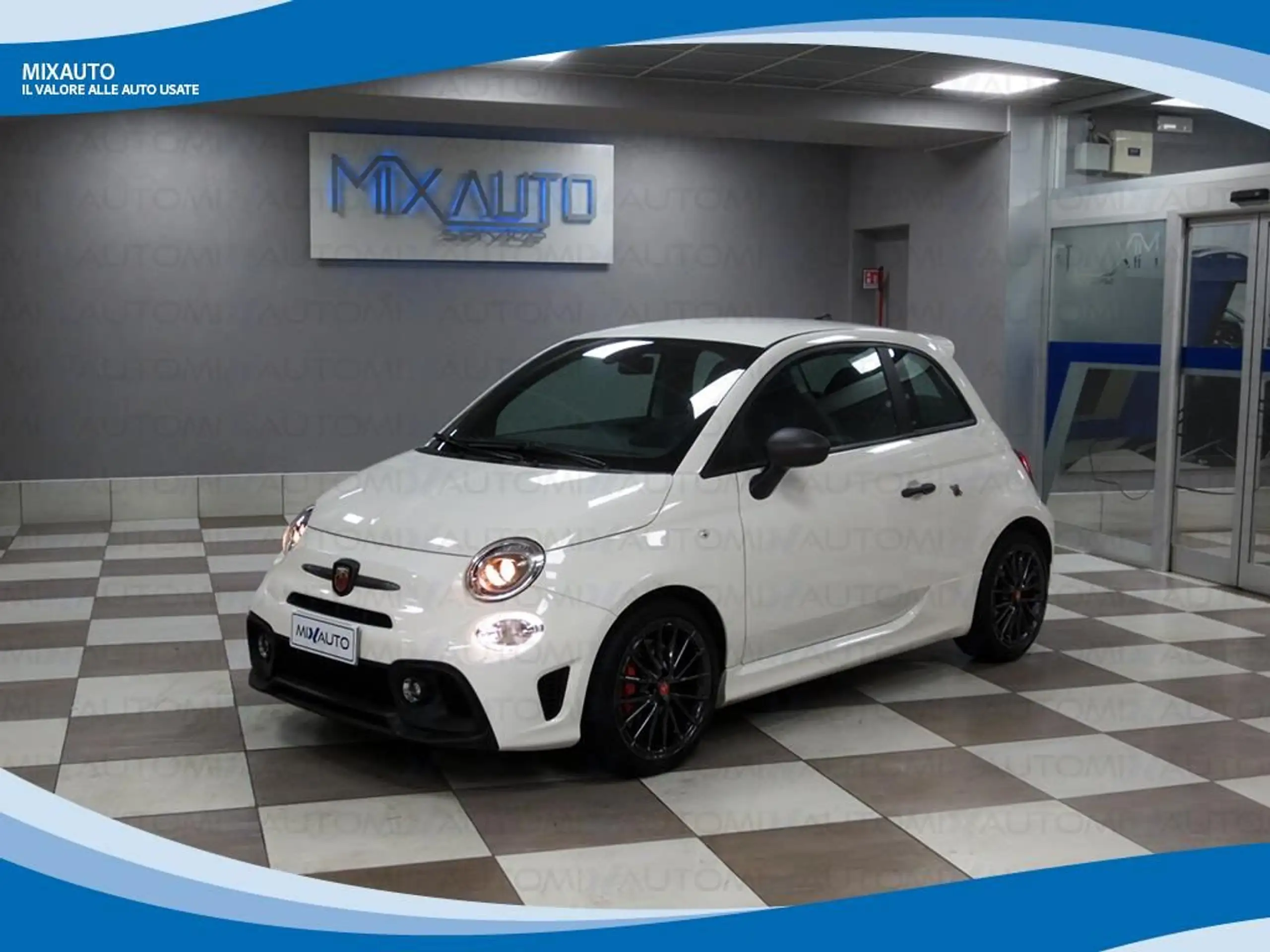 Abarth 695 2024