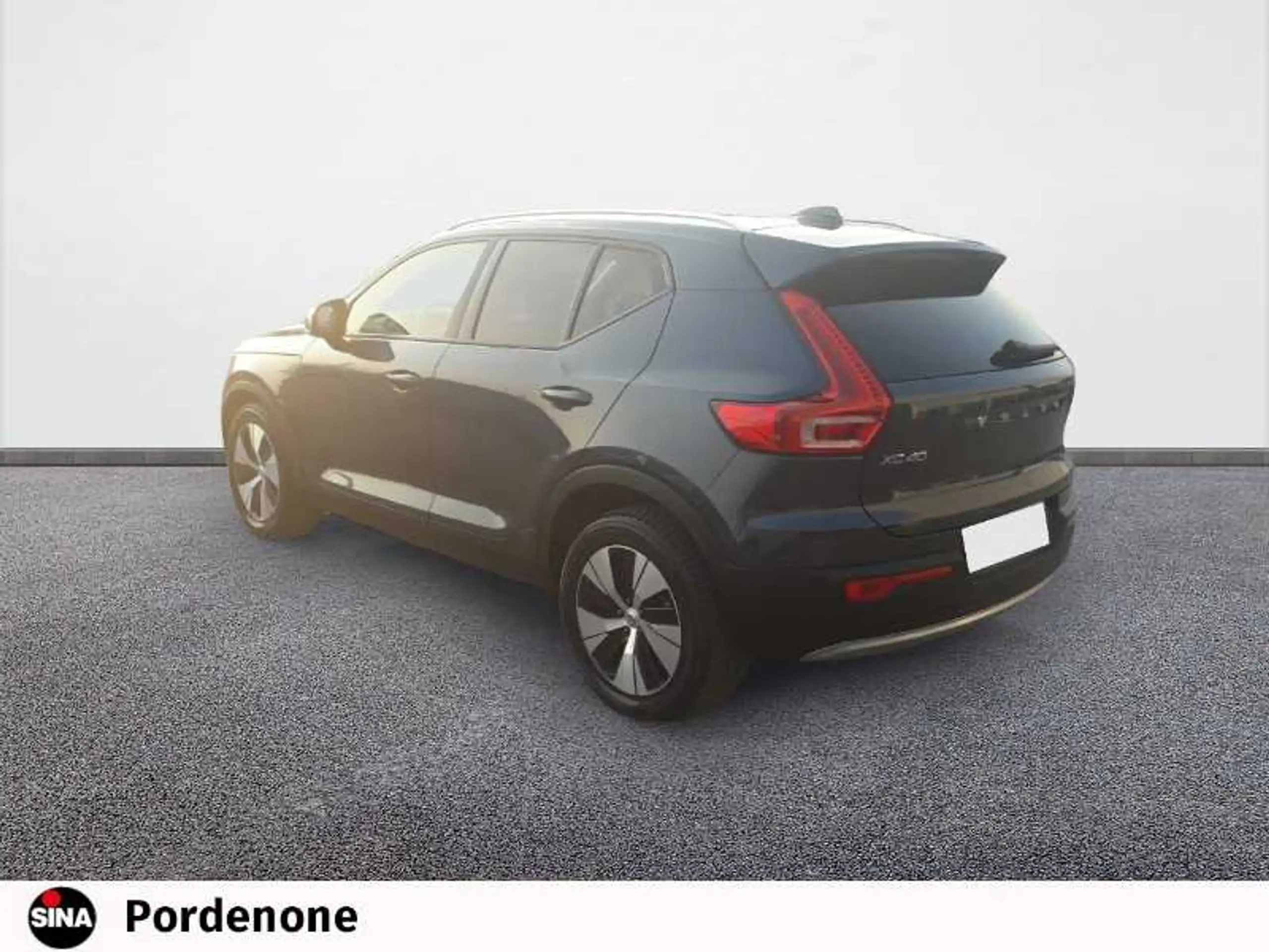 Volvo - XC40