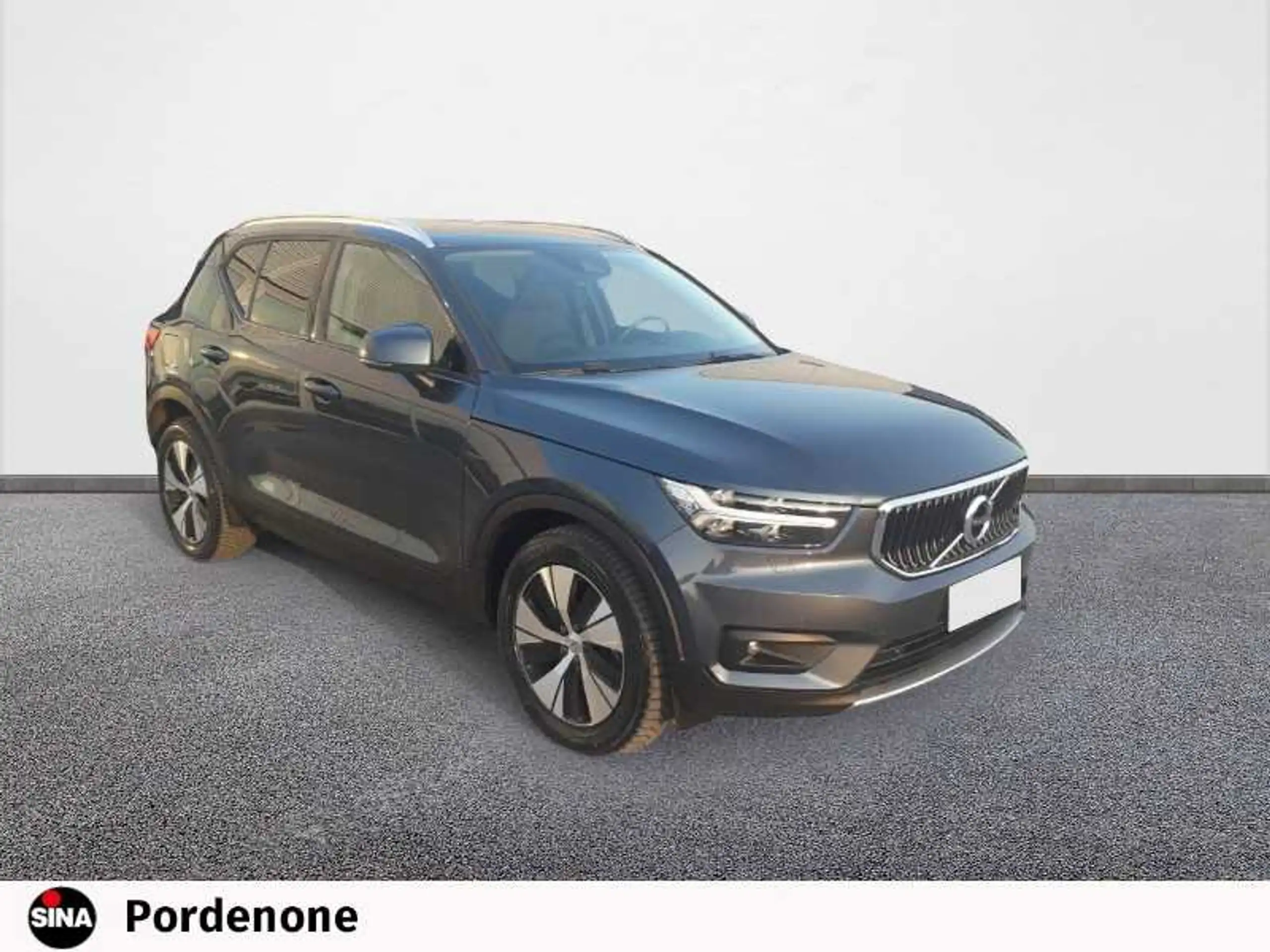 Volvo - XC40