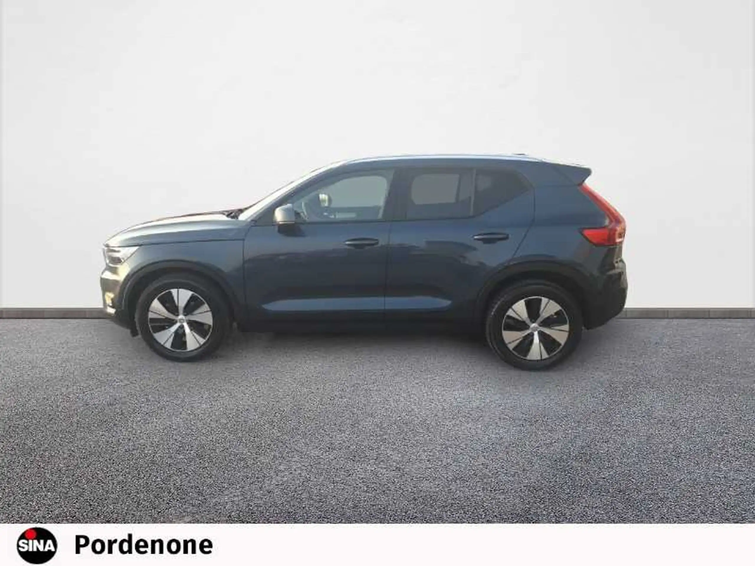 Volvo - XC40