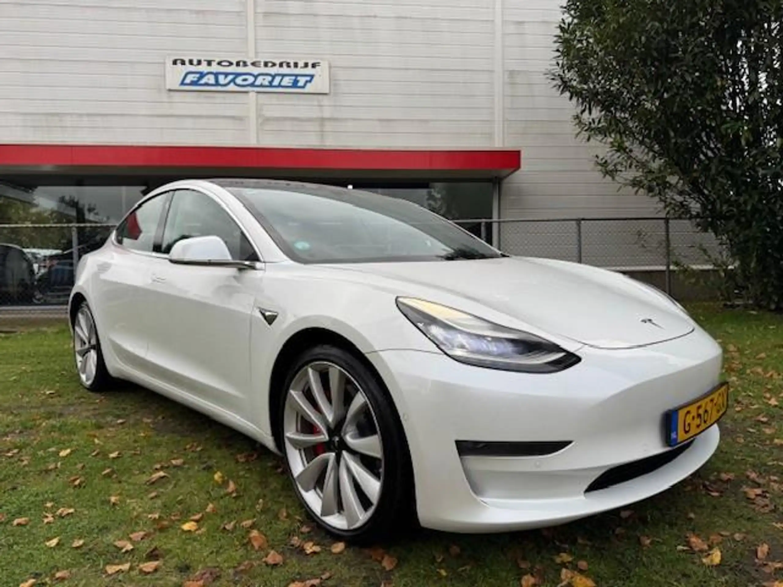 Tesla - Model 3