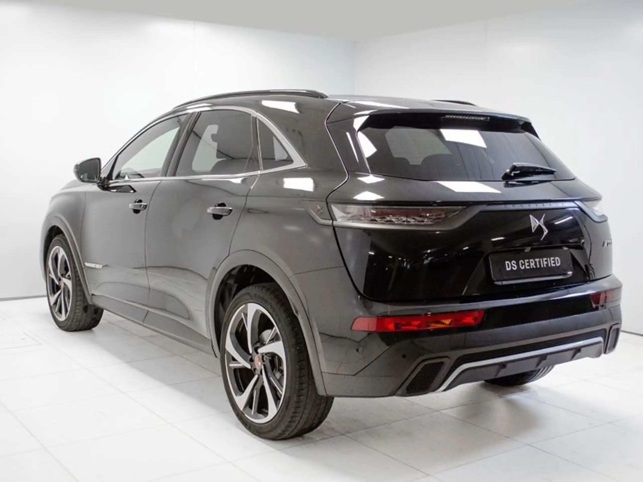 DS Automobiles - DS 7 Crossback