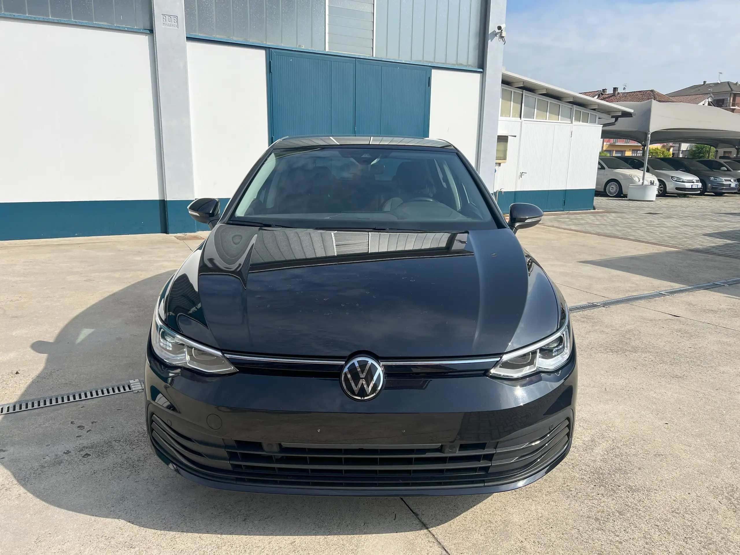 Volkswagen - Golf