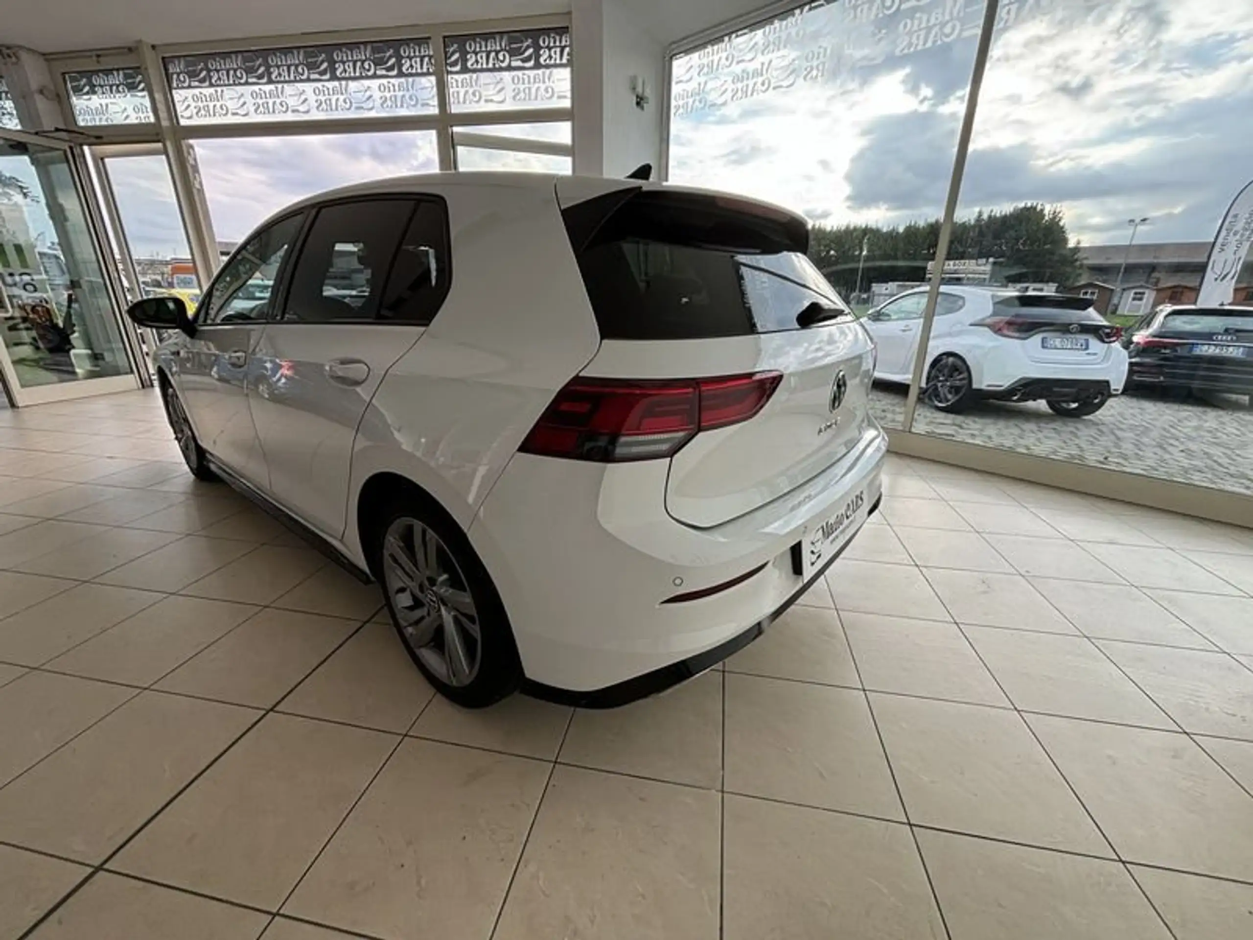 Volkswagen - Golf