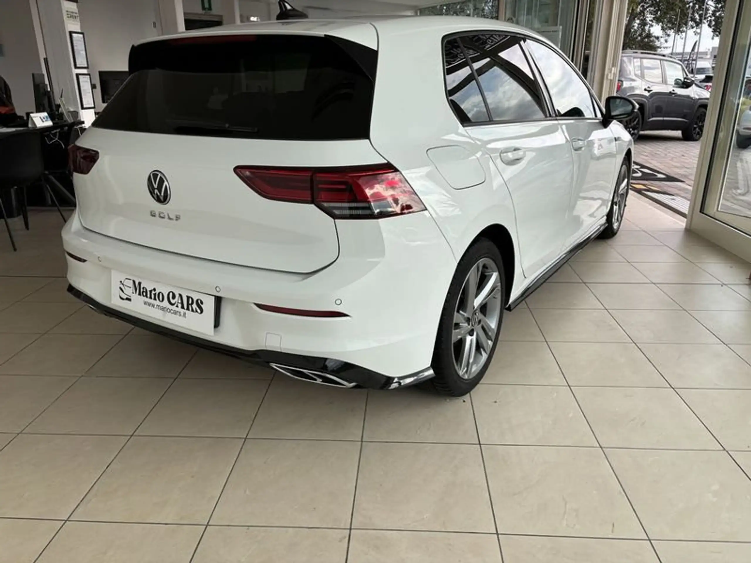 Volkswagen - Golf