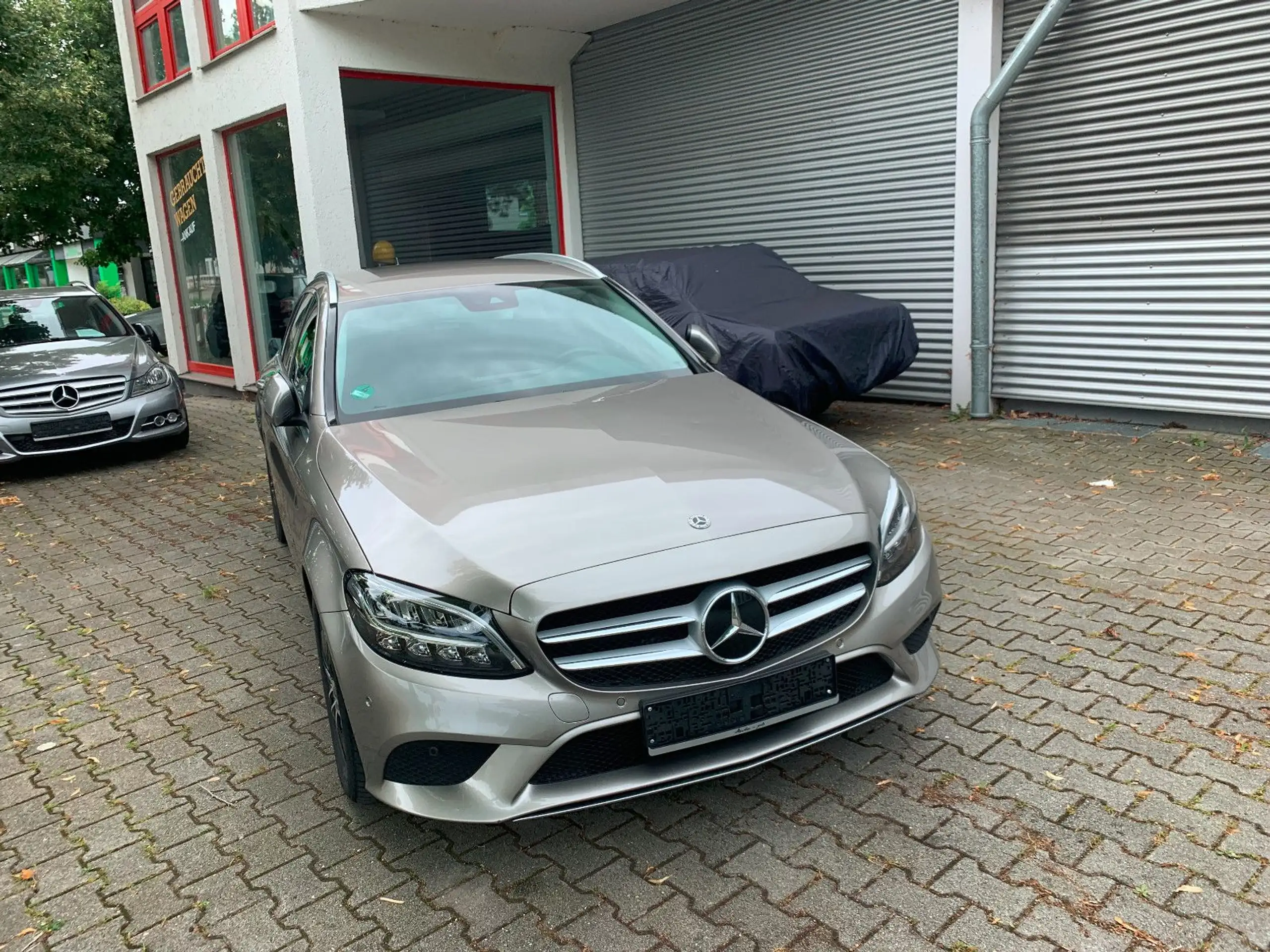 Mercedes-Benz - C 220