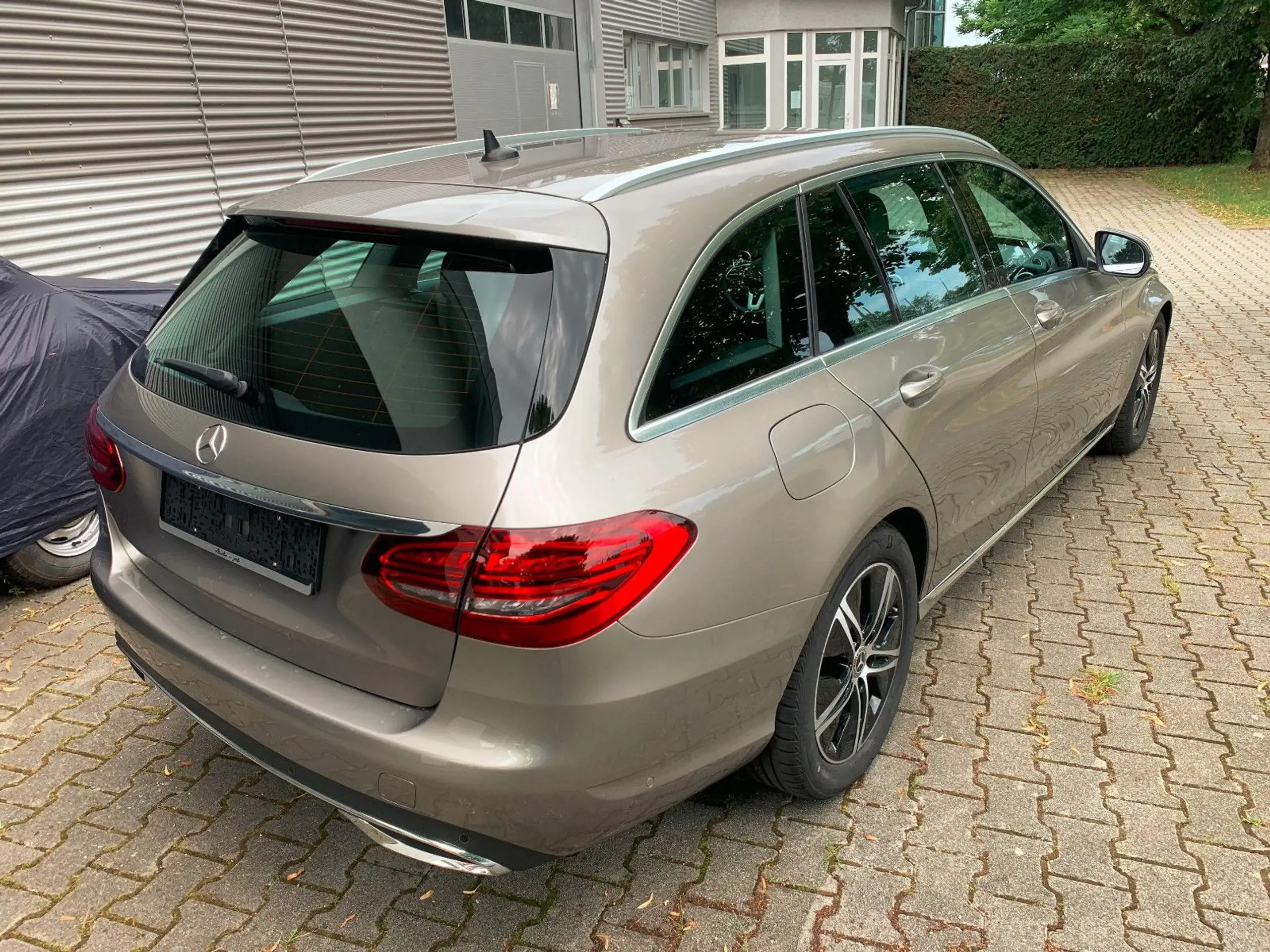 Mercedes-Benz - C 220