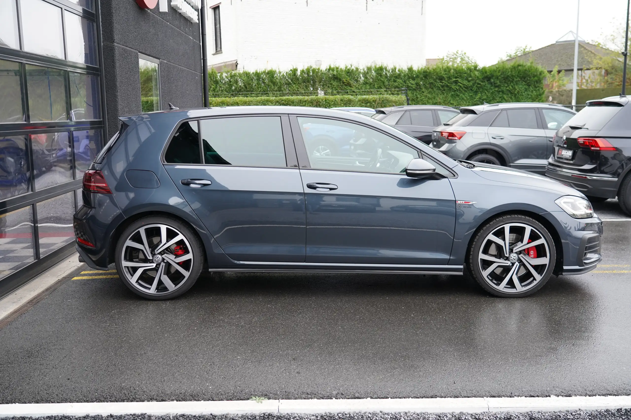 Volkswagen - Golf GTI