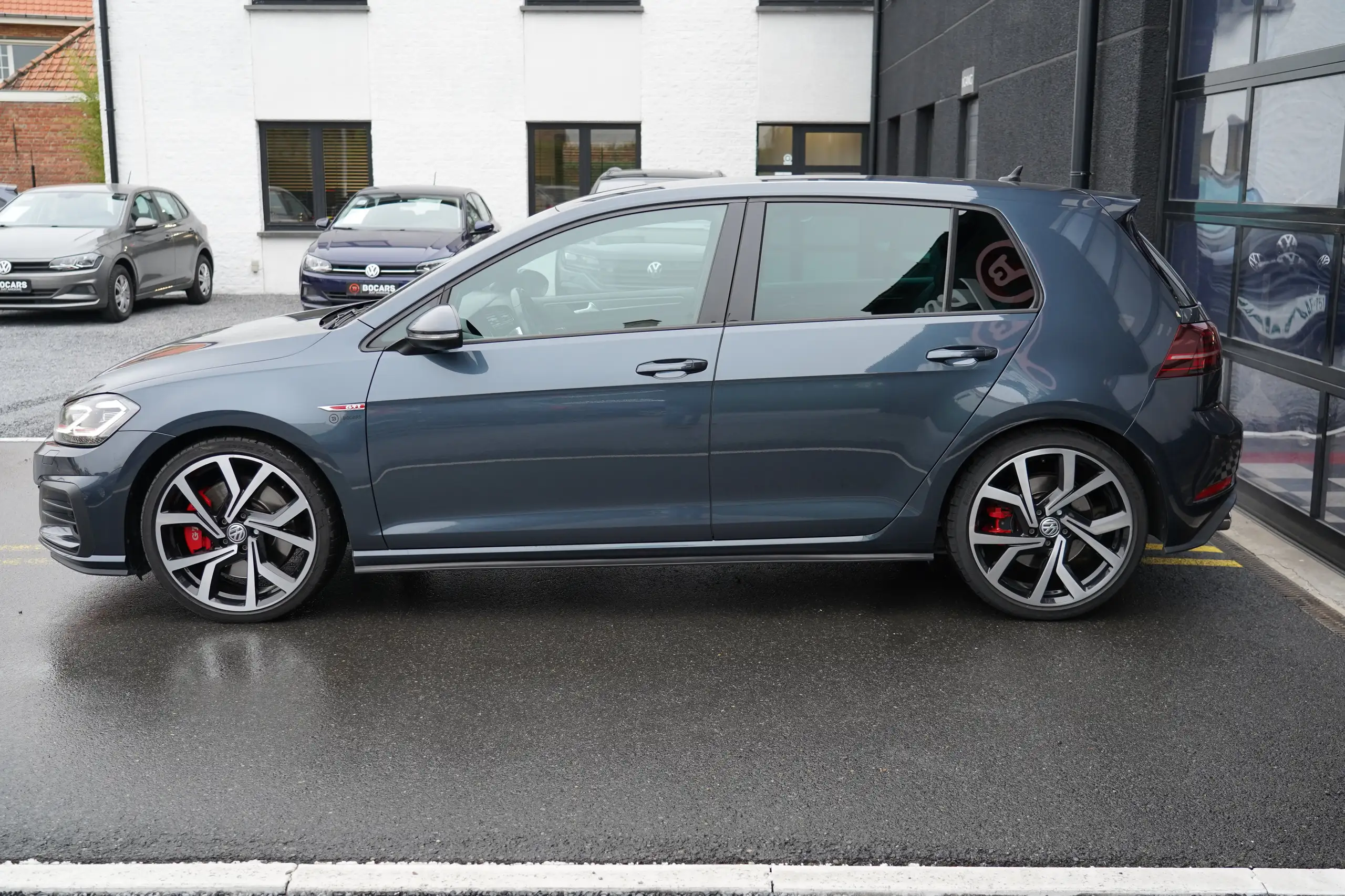 Volkswagen - Golf GTI