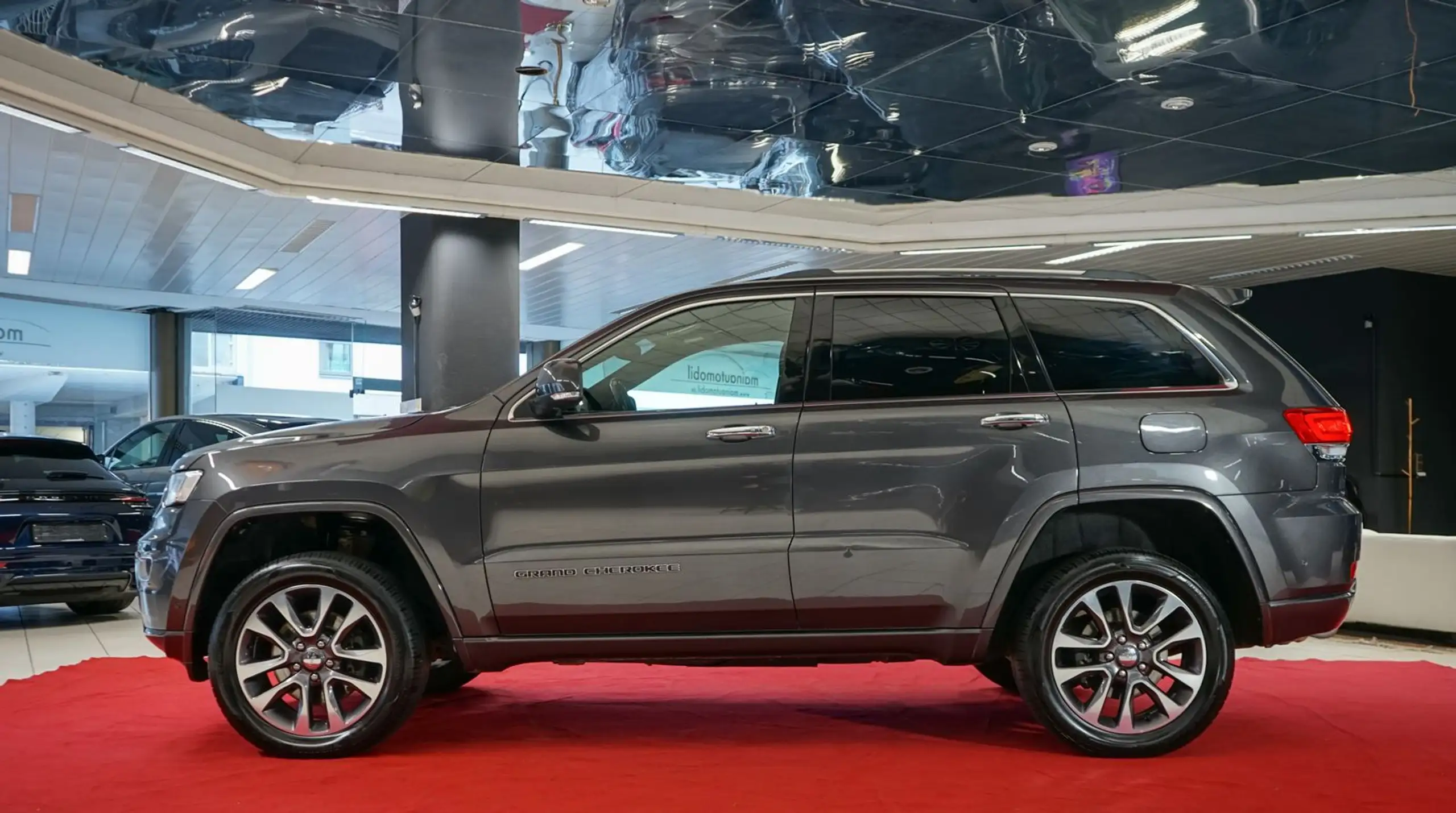 Jeep - Grand Cherokee