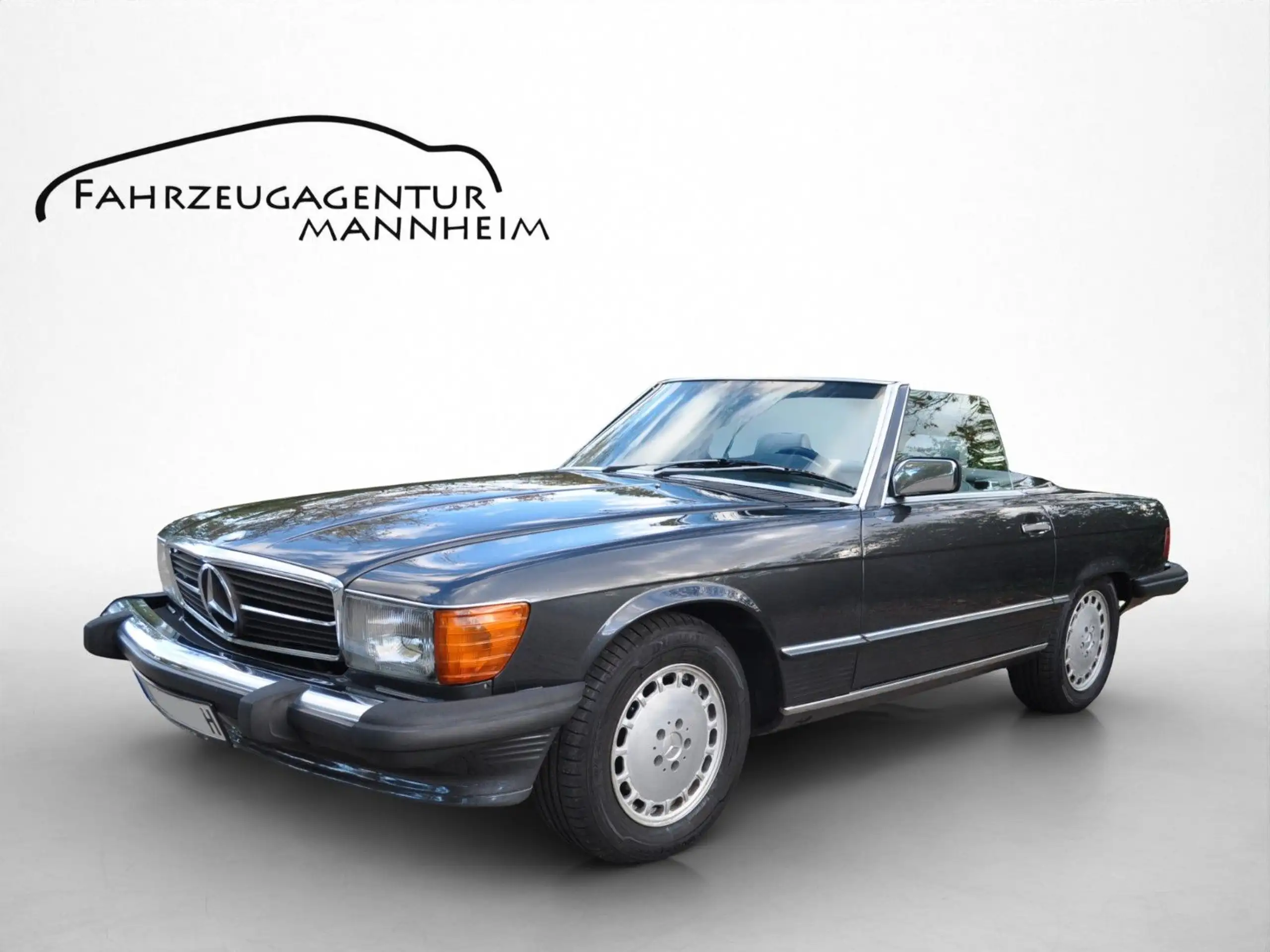 Mercedes-Benz - SL 560