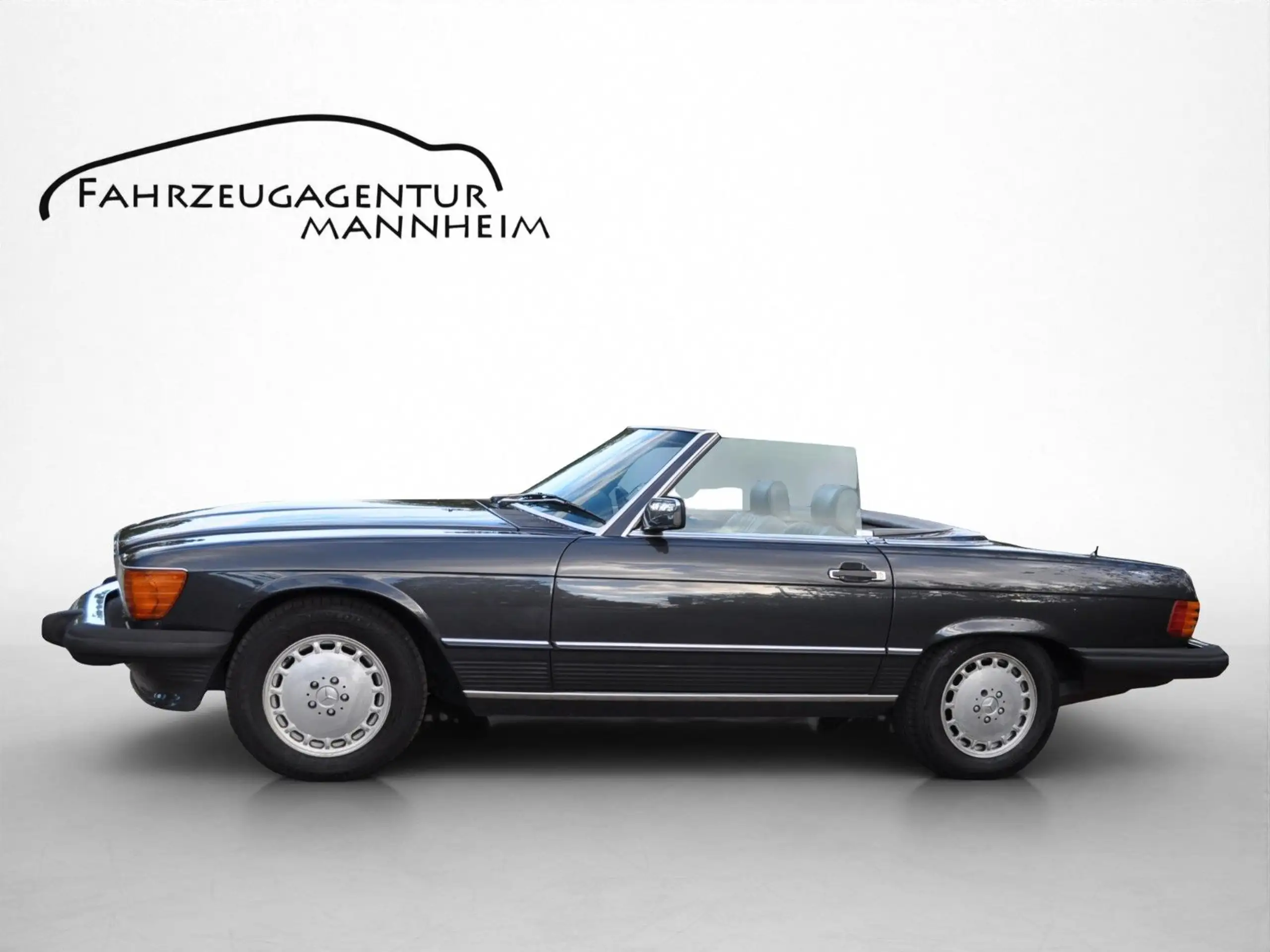 Mercedes-Benz - SL 560