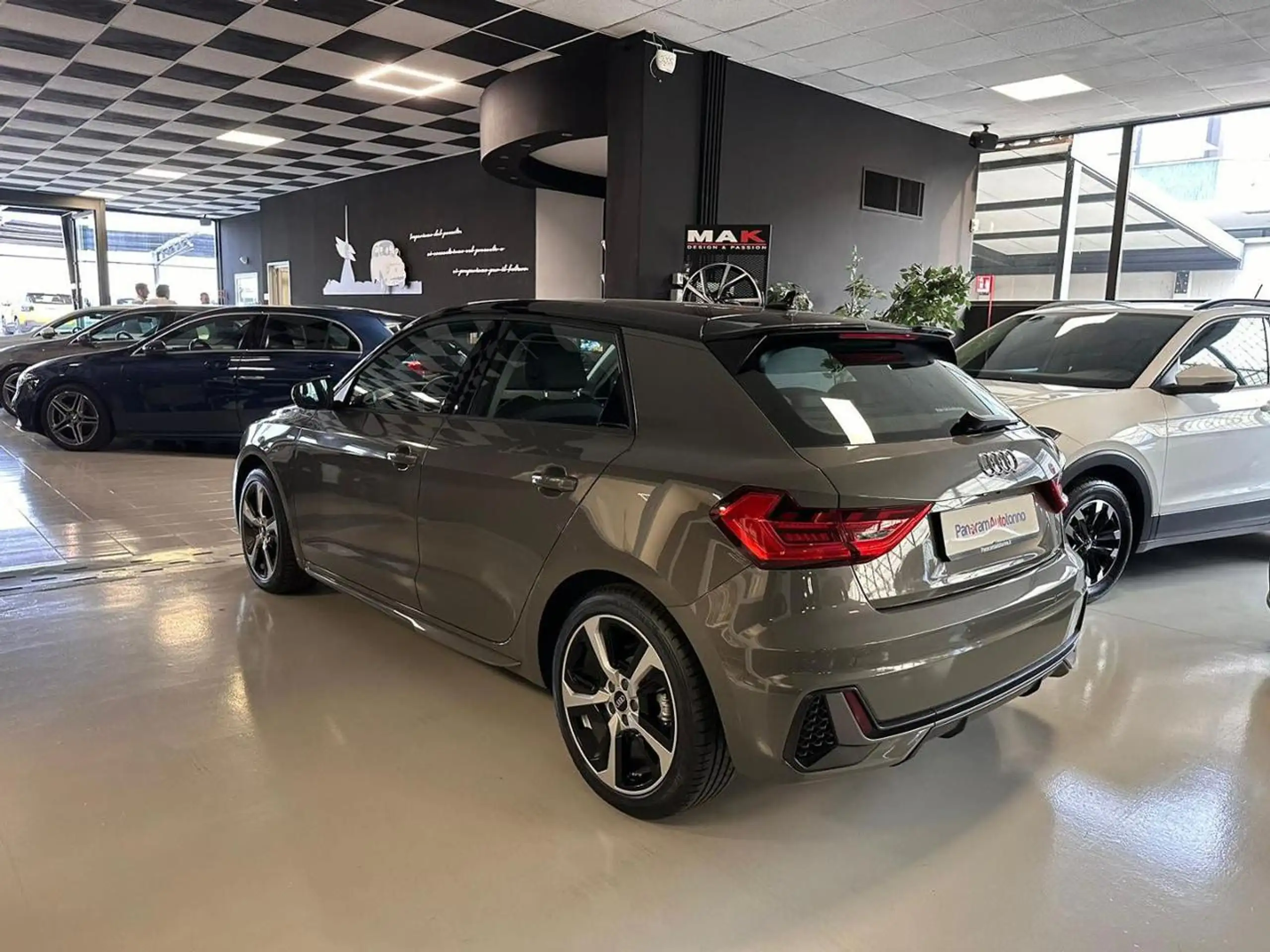 Audi - A1