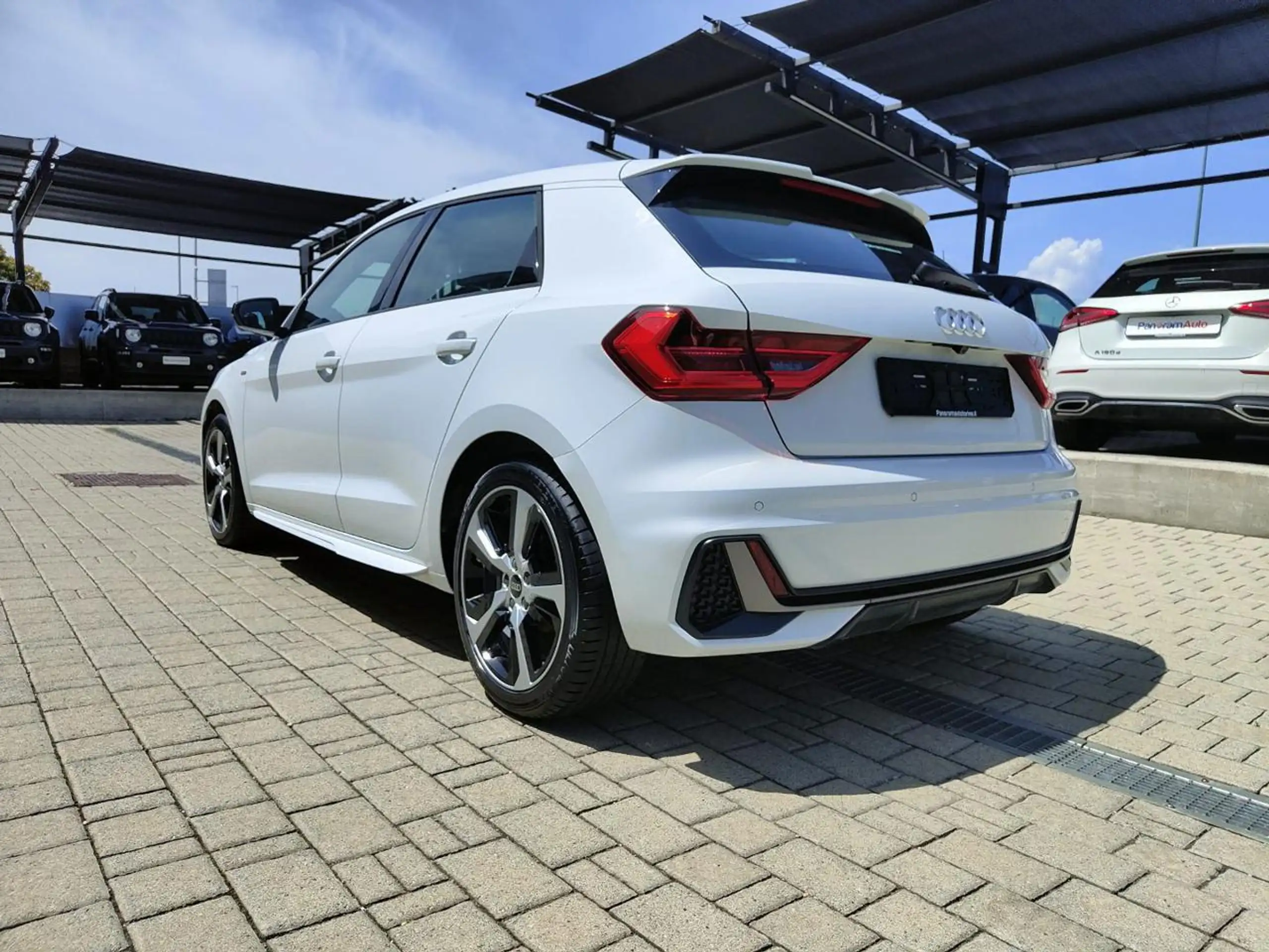 Audi - A1