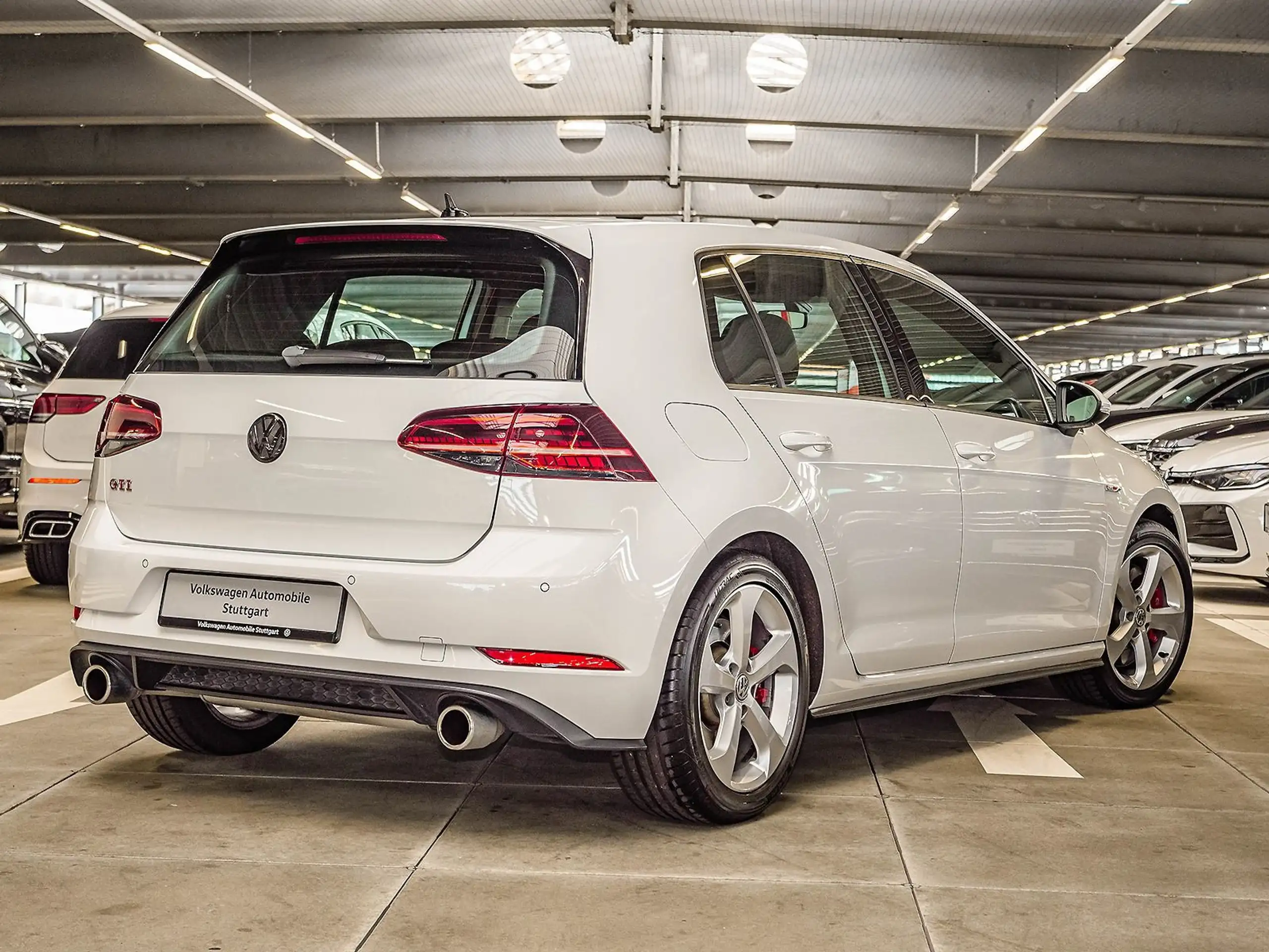 Volkswagen - Golf GTI