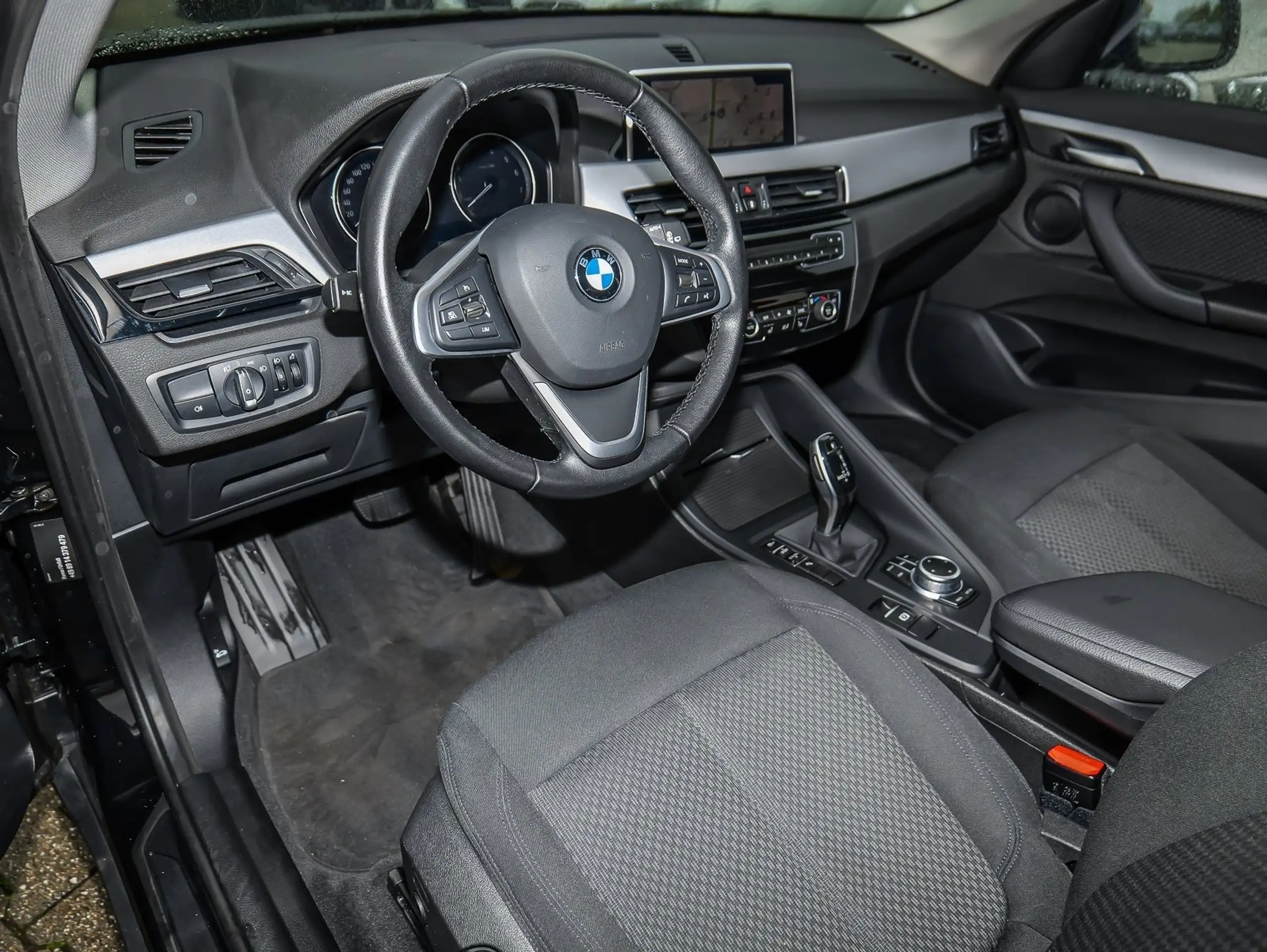 BMW - X1