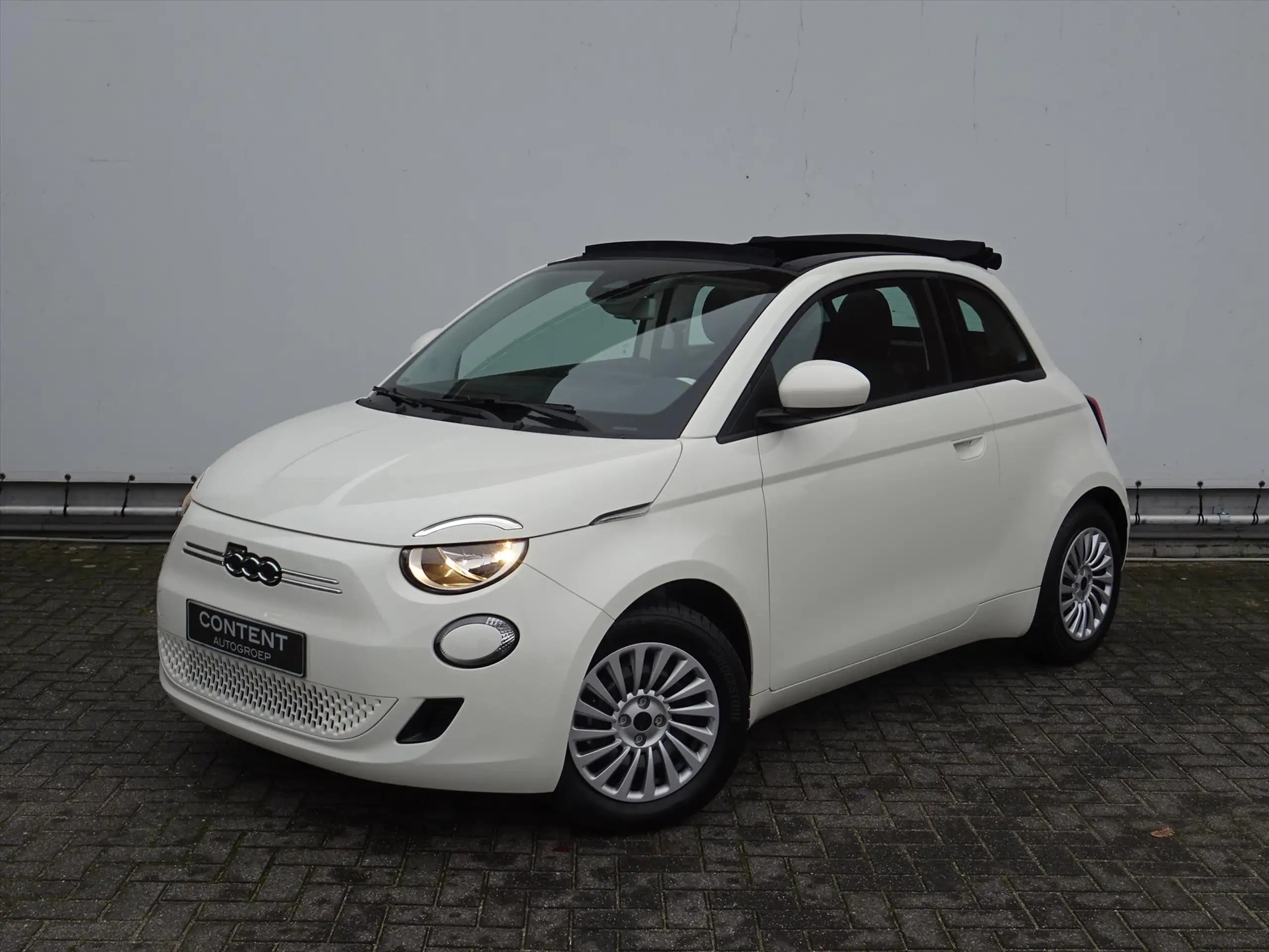 Fiat 500C 2024