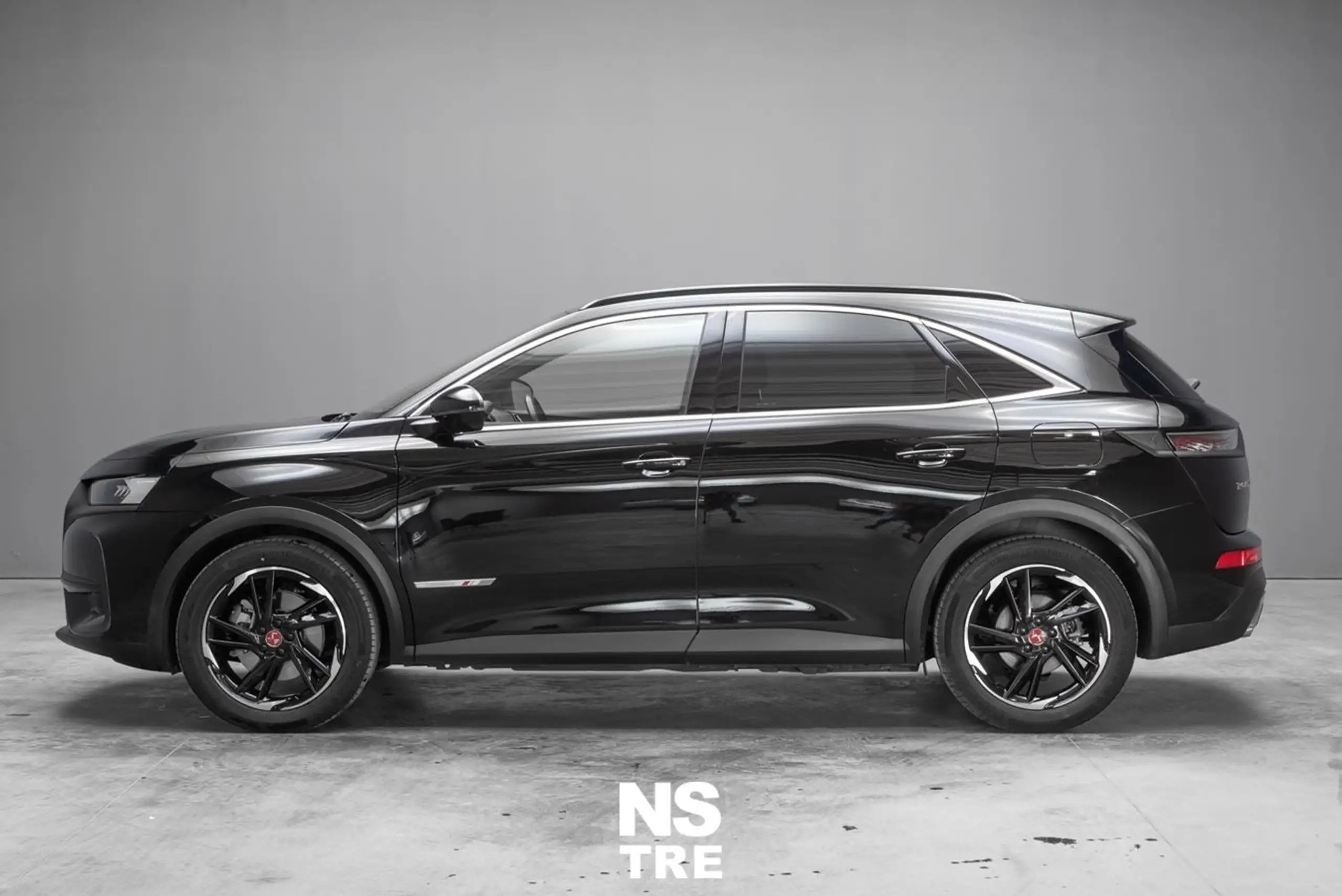 DS Automobiles - DS 7 Crossback